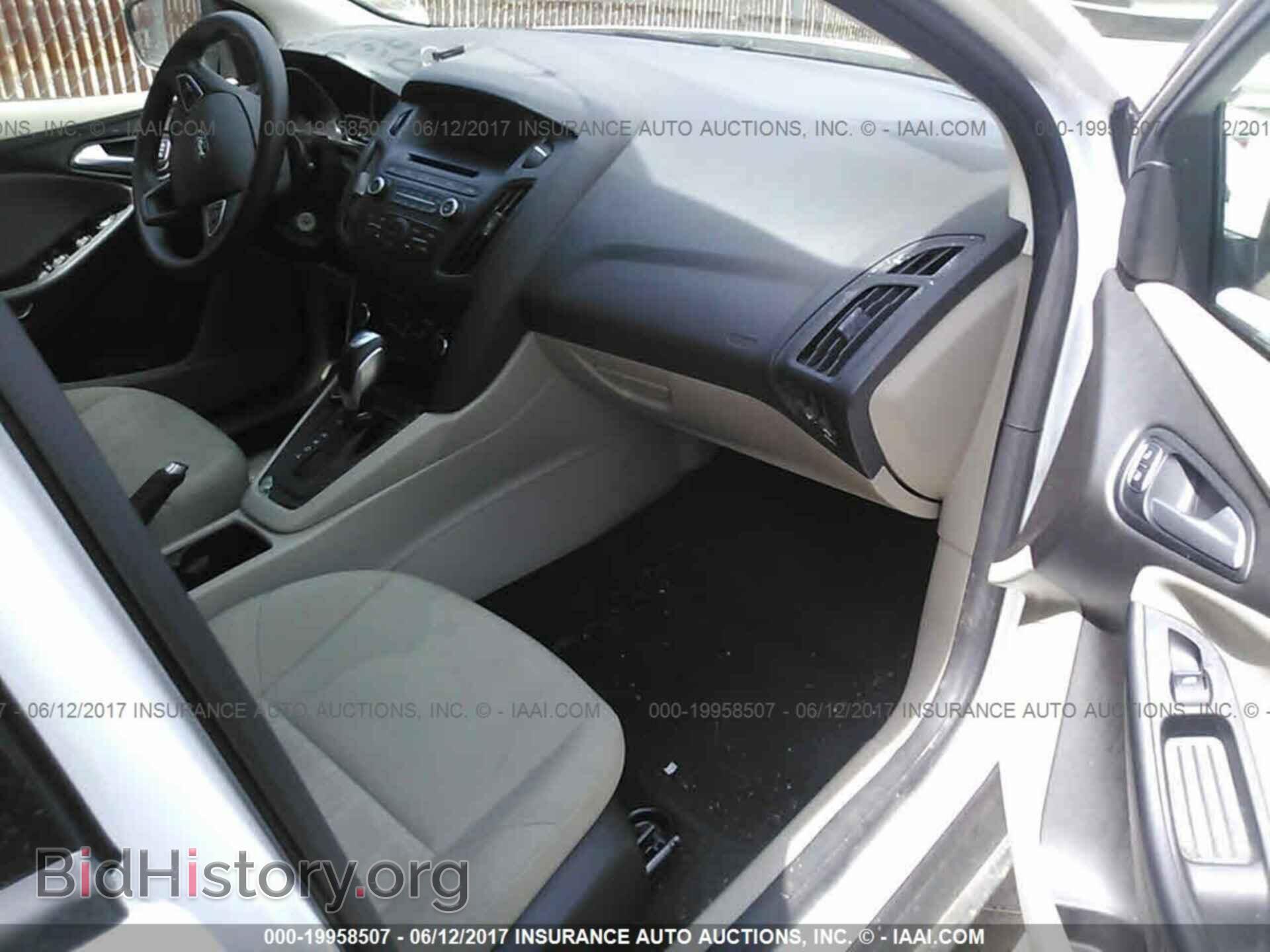 2016 Ford Focus - VIN: 1FADP3F28GL214319 - Фото 5