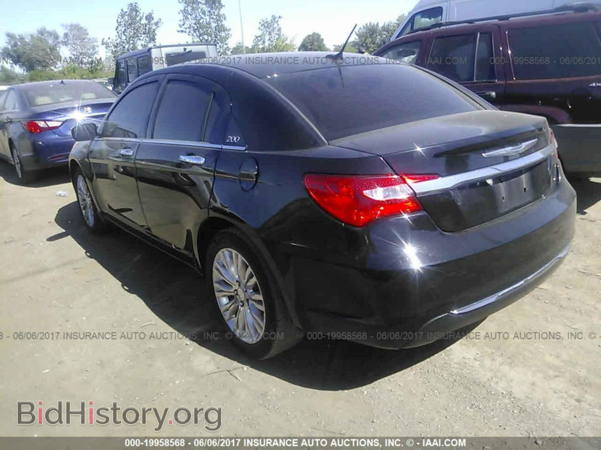 2011 Chrysler 200 - VIN: 1C3BC2FB6BN612900 - Photo 3