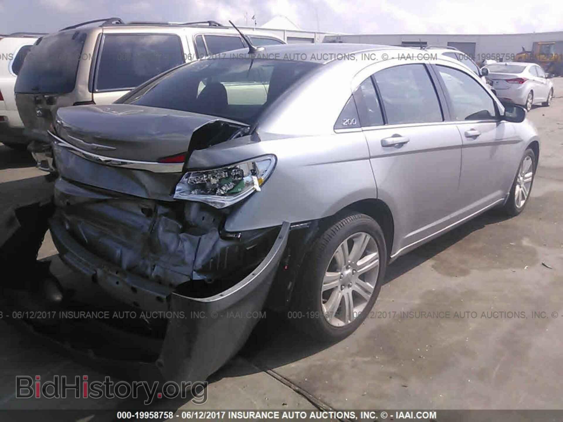 2013 Chrysler 200 - VIN: 1C3CCBBG8DN531809 - Фото 4