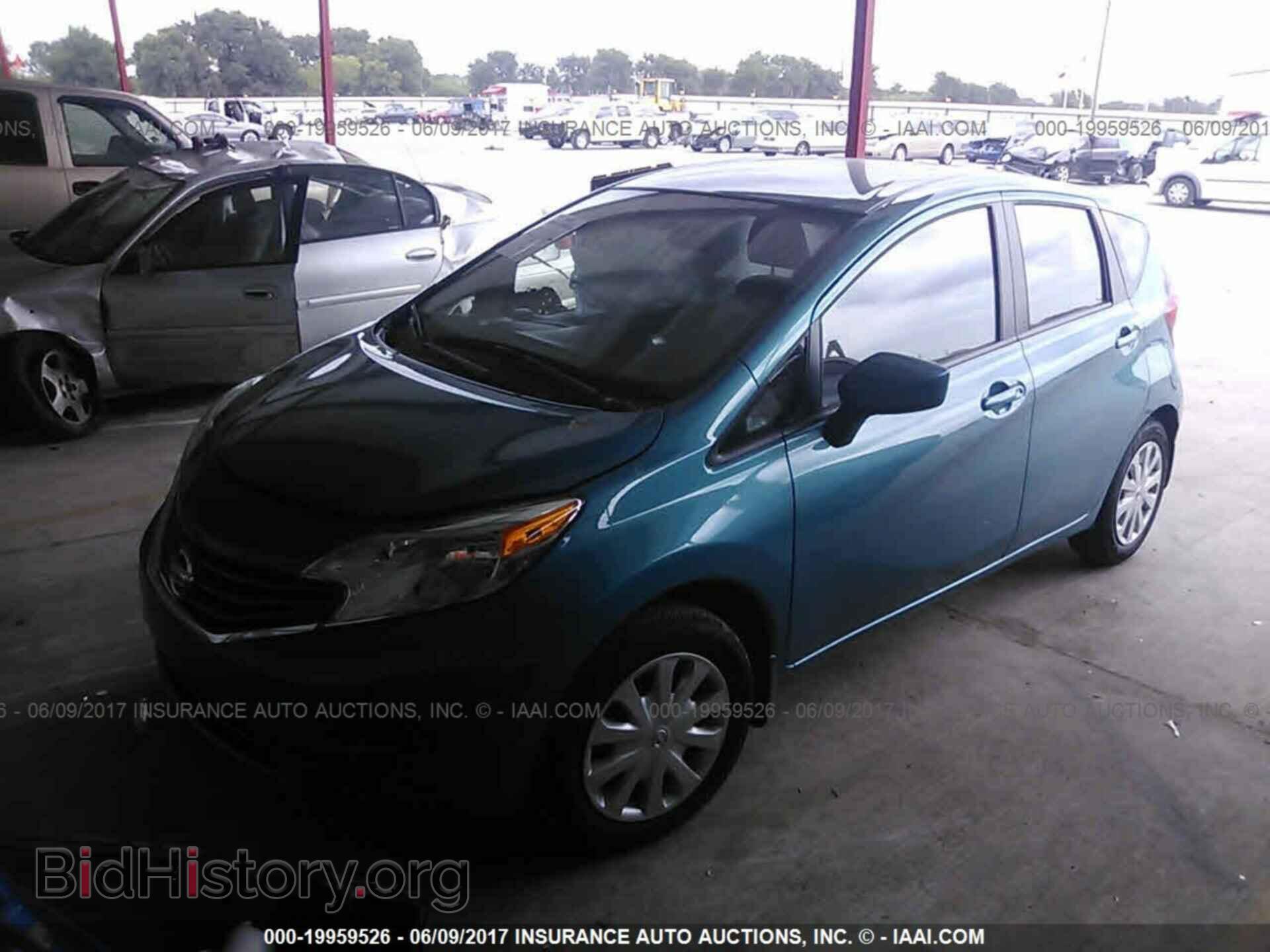 2016 Nissan Versa note - VIN: 3N1CE2CP9GL391846 - Фото 2