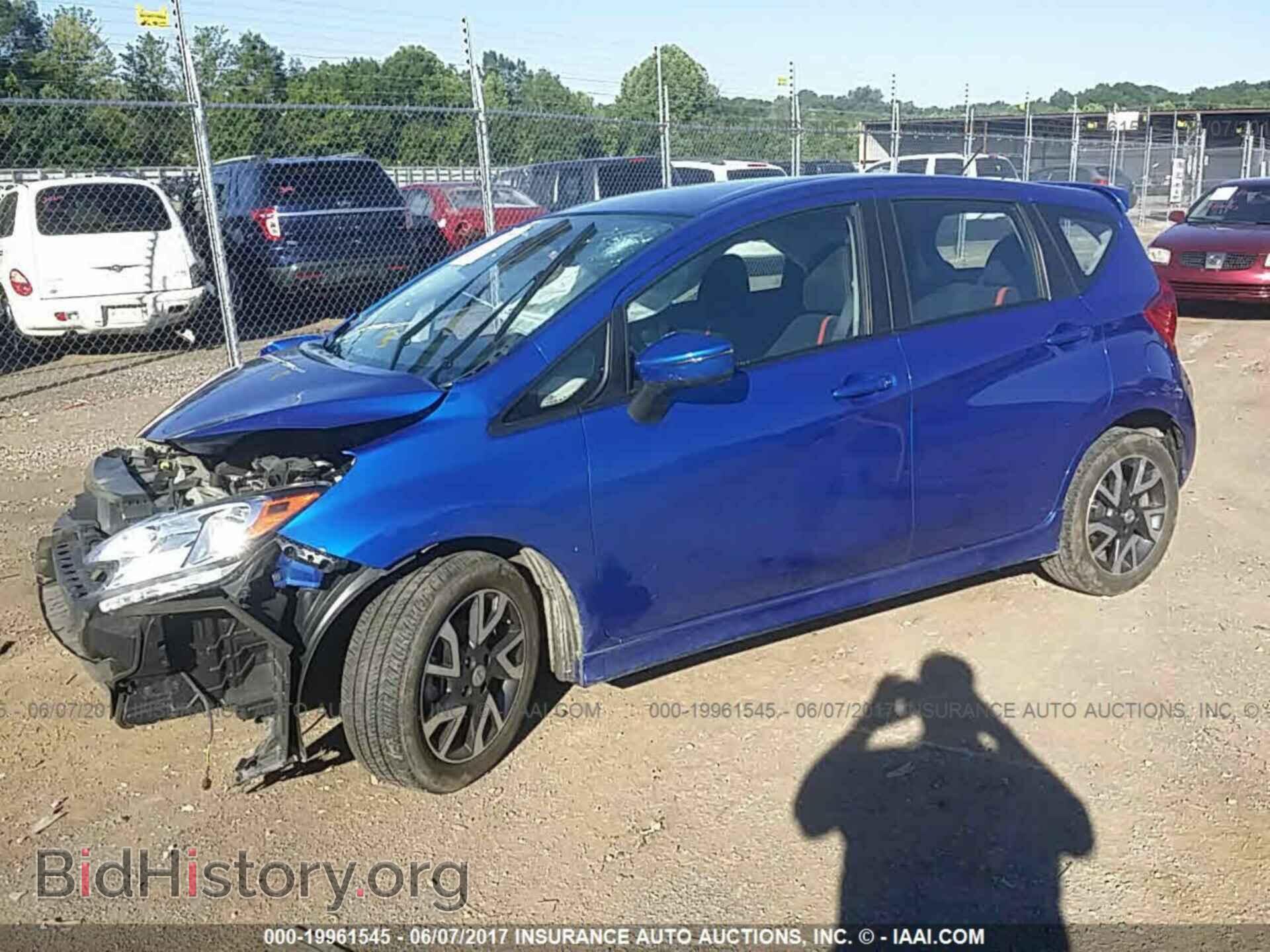 2015 Nissan Versa note - VIN: 3N1CE2CP7FL392671 - Photo 2