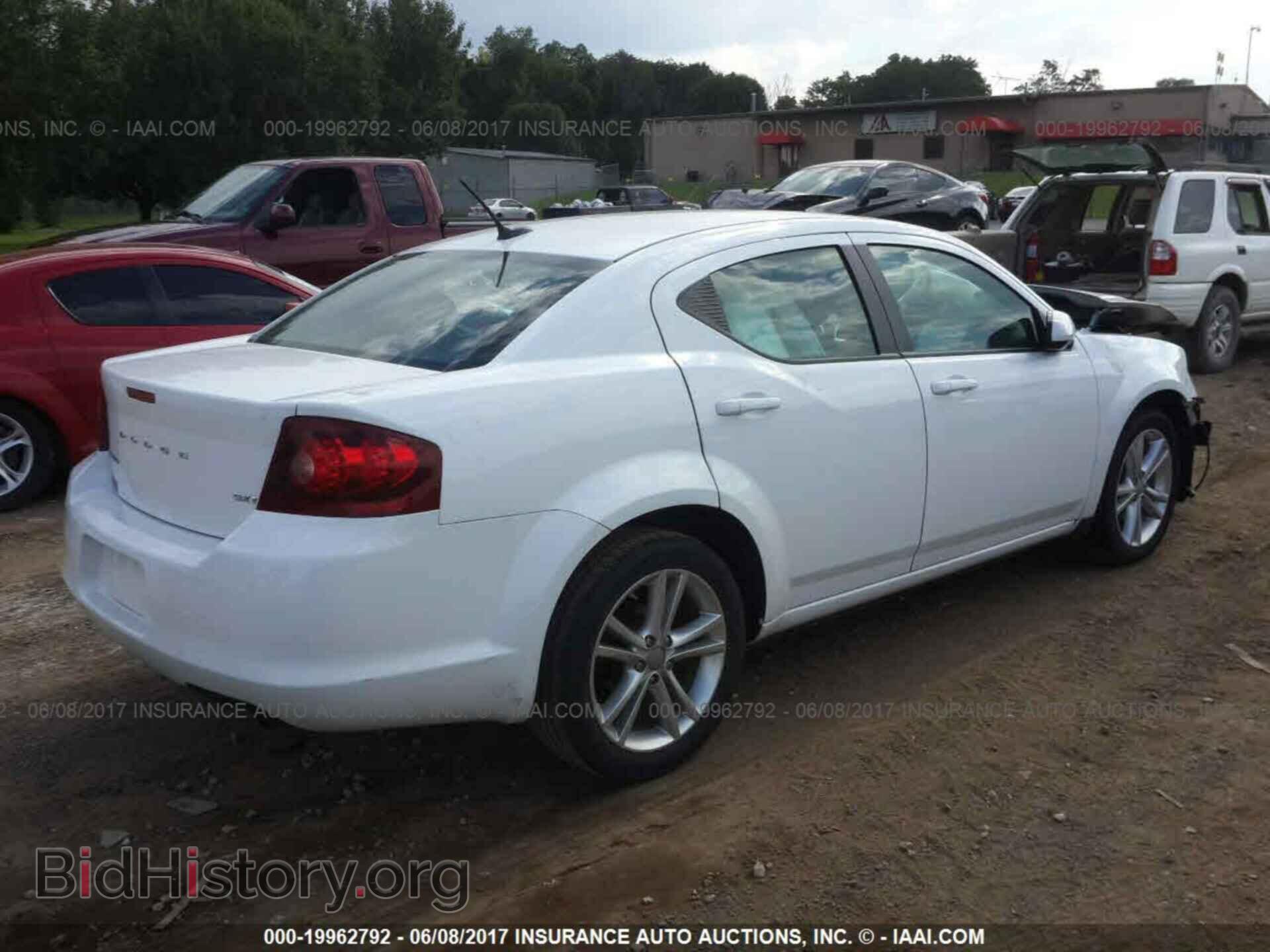 2013 Dodge Avenger - VIN: 1C3CDZCB1DN581122 - Фото 4
