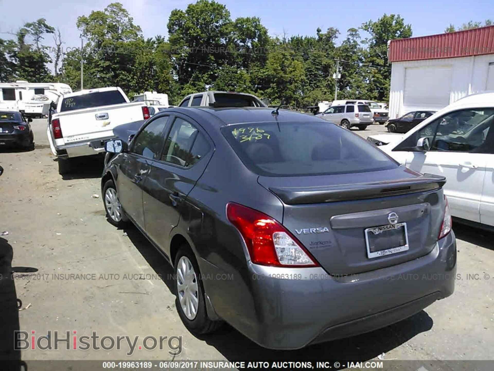 2017 Nissan Versa - VIN: 3N1CN7AP3HL861581 - Photo 3