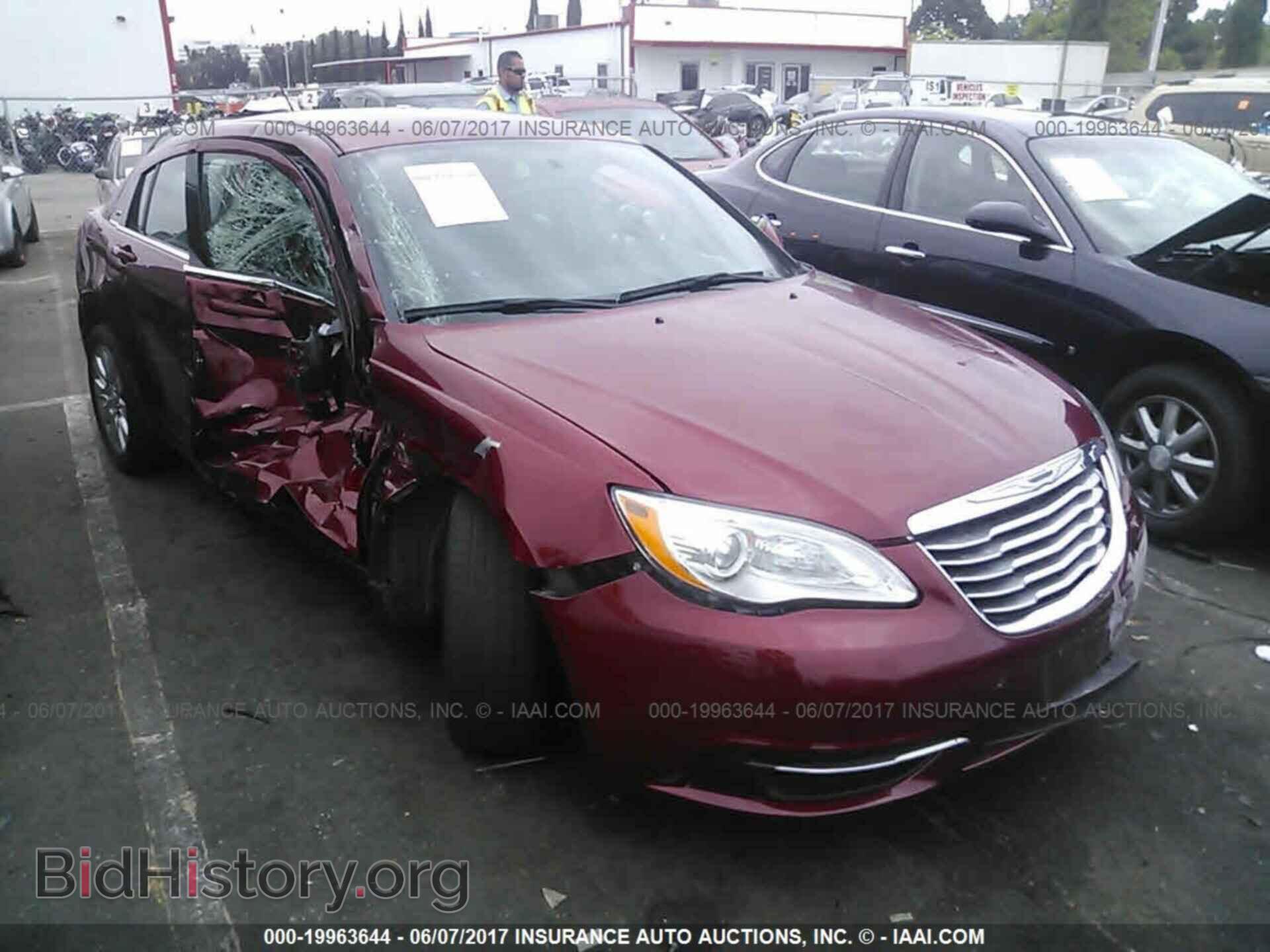 Photo 1C3CCBAB3EN210817 - Chrysler 200 2014