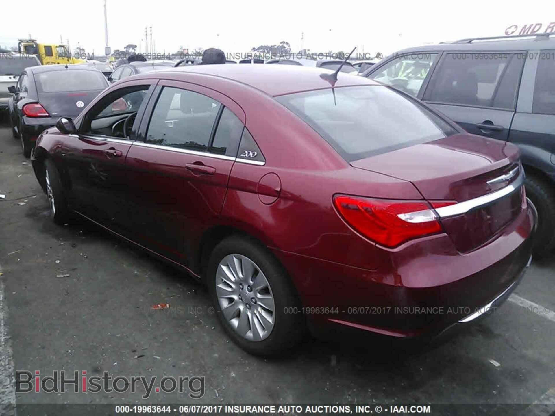 2014 Chrysler 200 - VIN: 1C3CCBAB3EN210817 - Photo 3