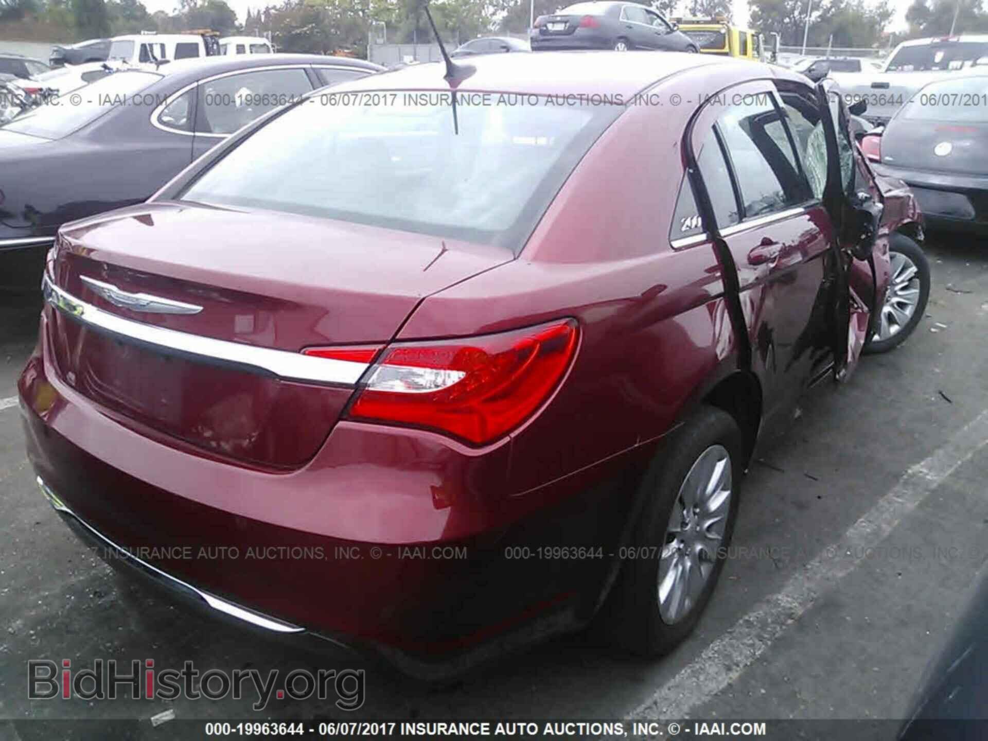 2014 Chrysler 200 - VIN: 1C3CCBAB3EN210817 - Photo 4
