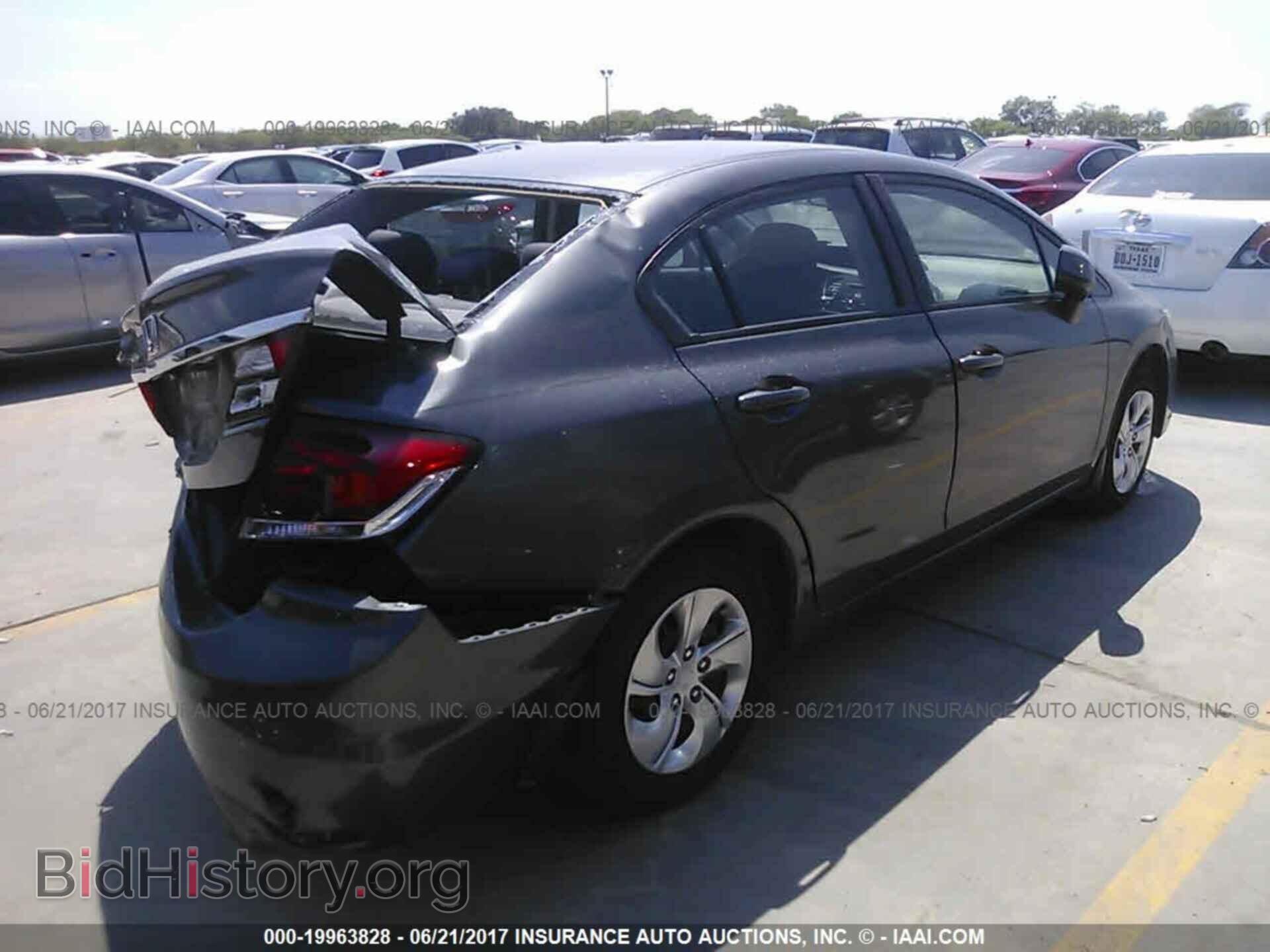 2013 Honda Civic - VIN: 2HGFB2F58DH597310 - Фото 4