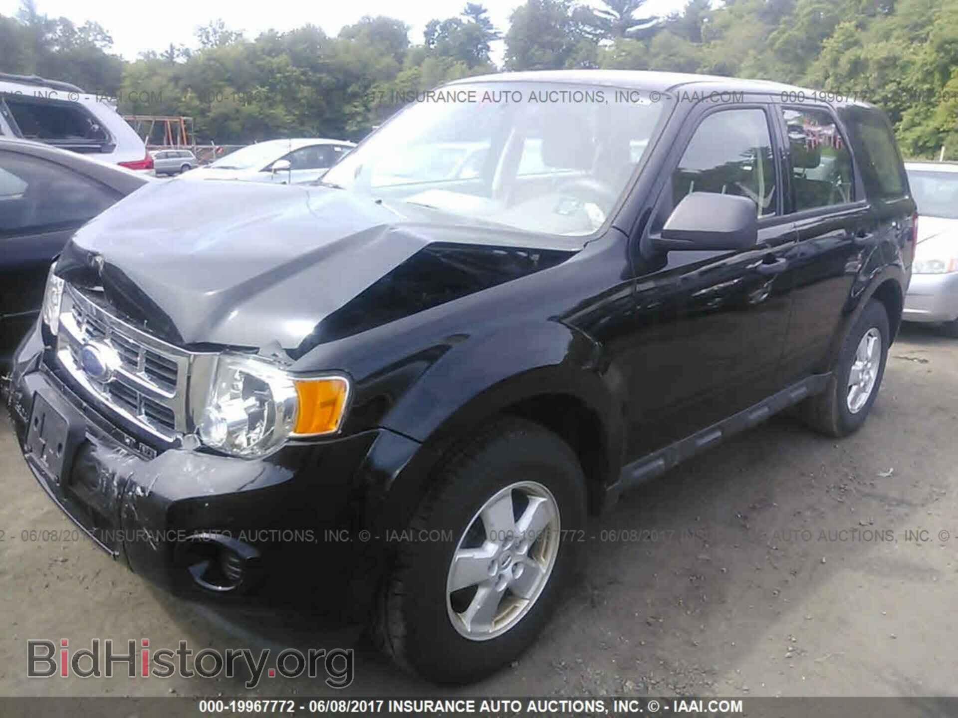 2012 Ford Escape - VIN: 1FMCU0C70CKB60409 - Photo 2