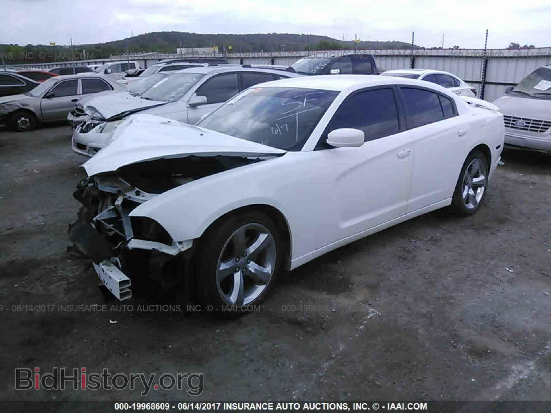 2013 Dodge Charger - VIN: 2C3CDXBG7DH643178 - Photo 2