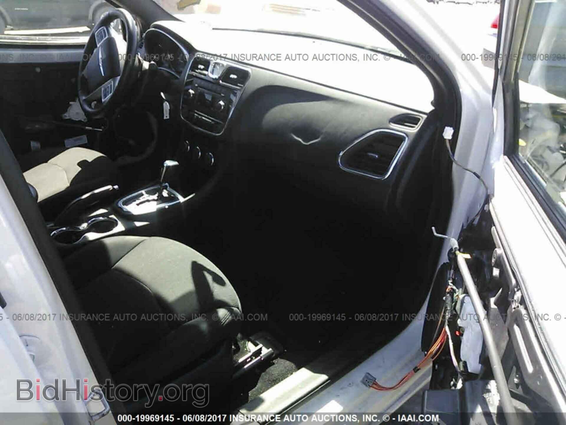 2013 Chrysler 200 - VIN: 1C3CCBBG8DN573316 - Photo 5