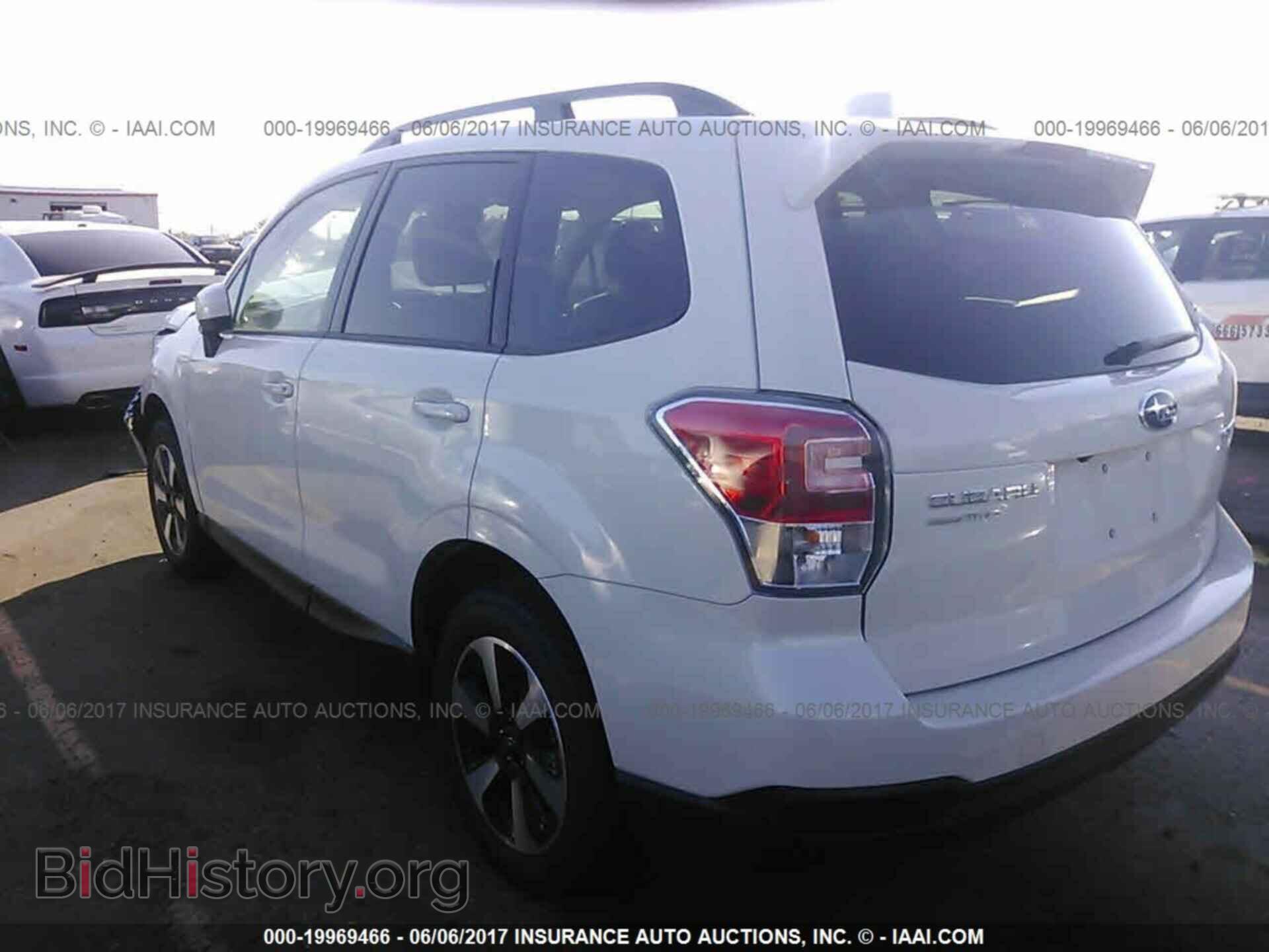 2017 Subaru Forester - VIN: JF2SJAEC9HH571337 - Фото 3