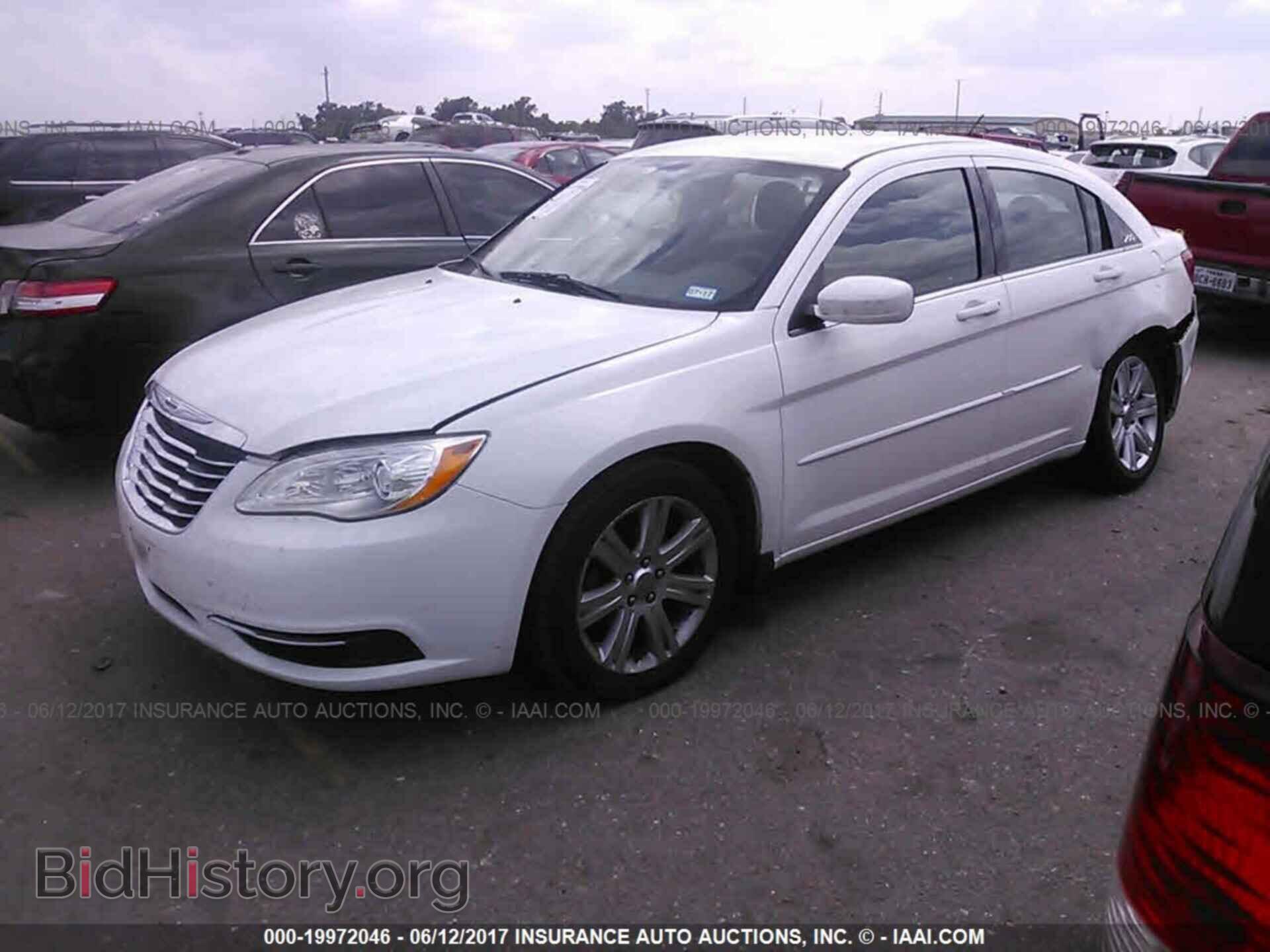 2012 Chrysler 200 - VIN: 1C3CCBAB3CN317072 - Фото 2