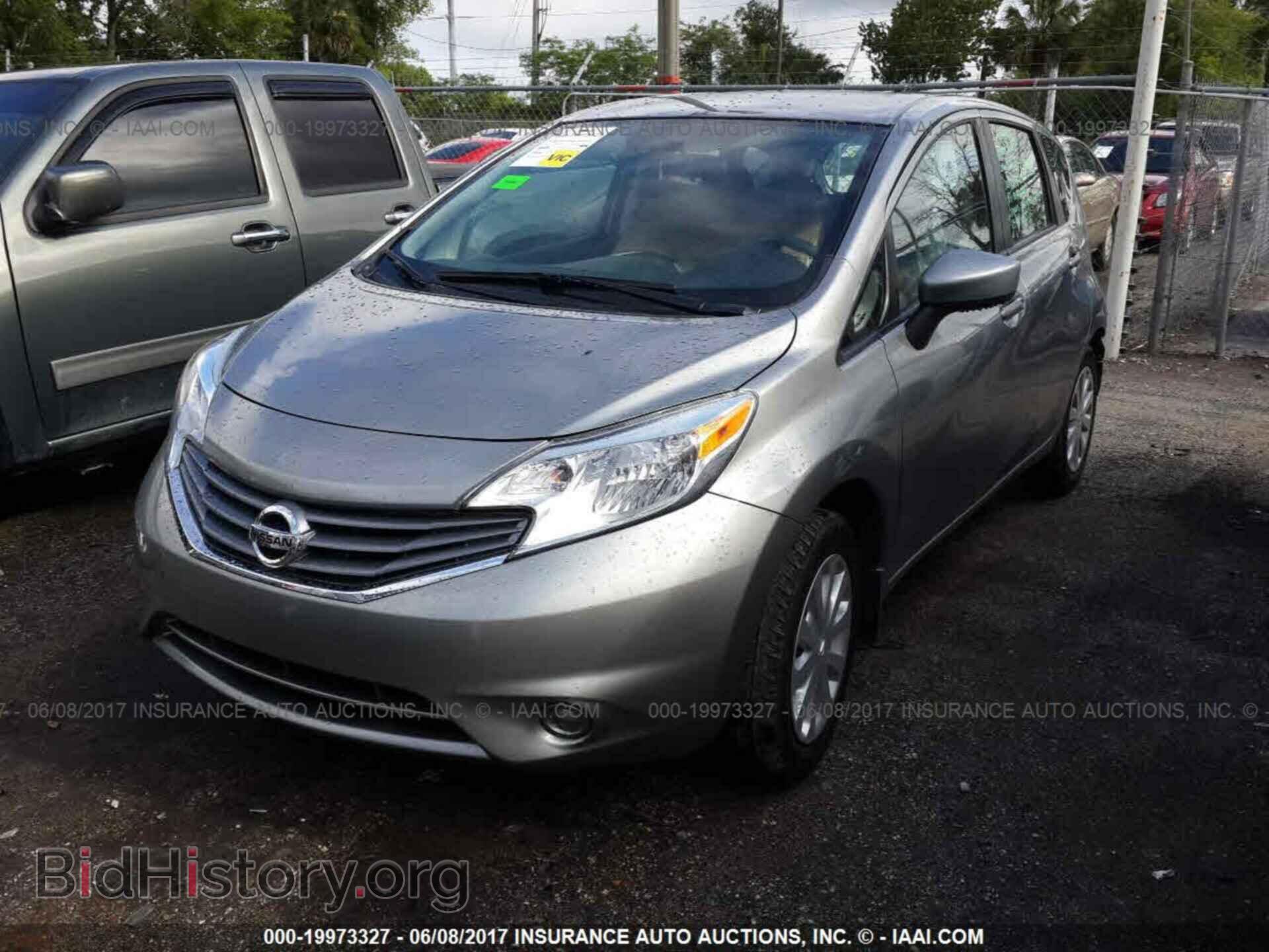 2015 Nissan Versa note - VIN: 3N1CE2CP4FL411788 - Фото 2