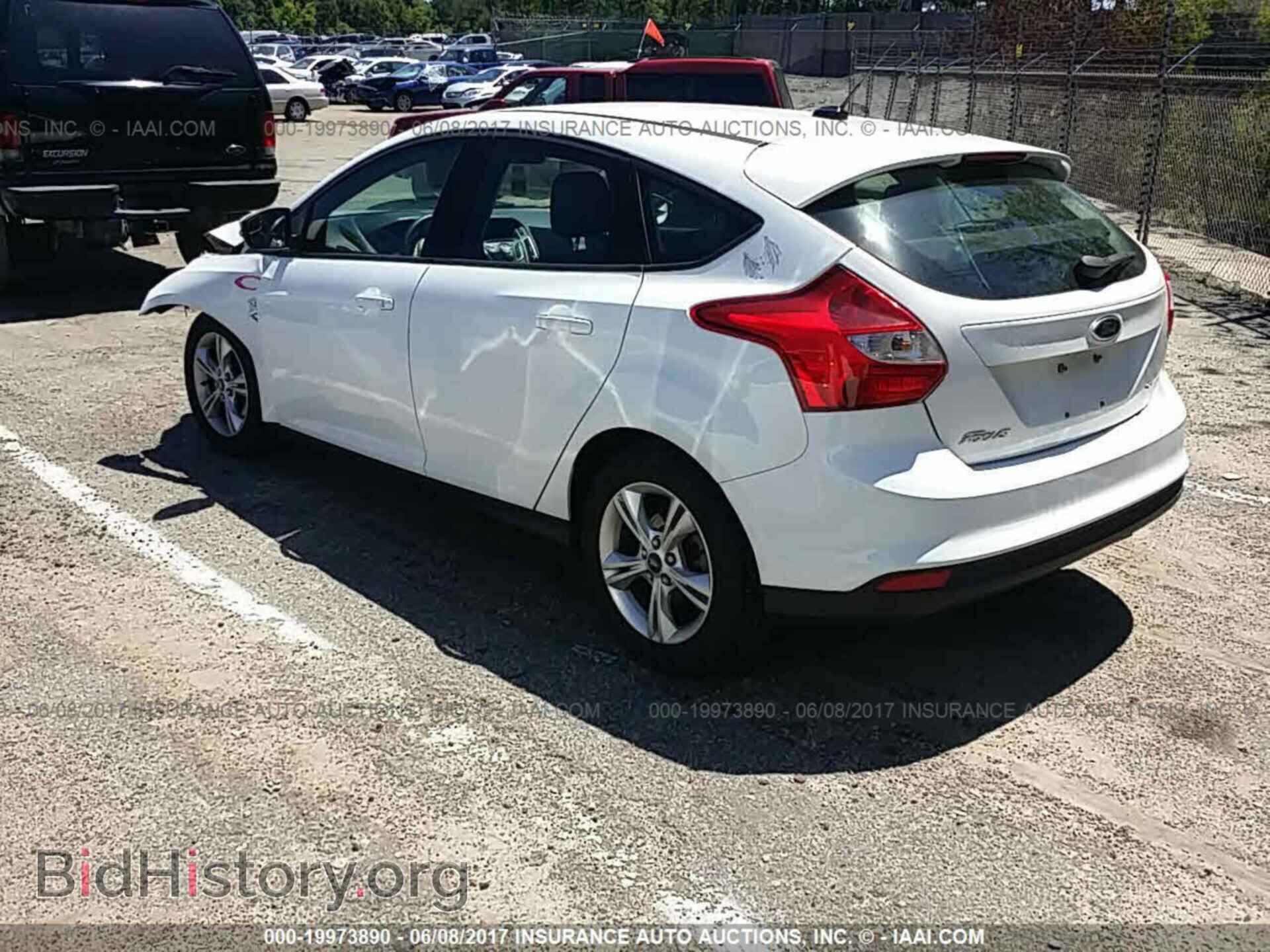 2012 Ford Focus - VIN: 1FAHP3K27CL256305 - Photo 3