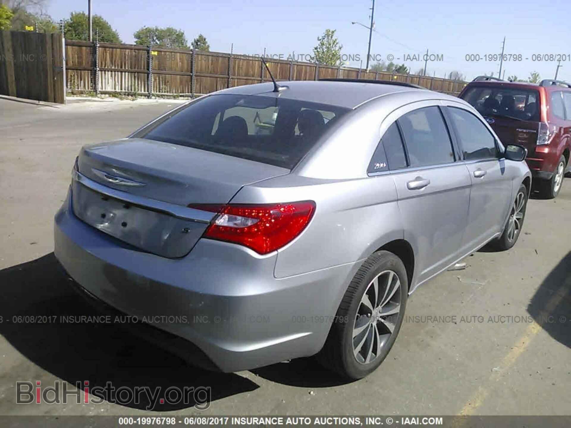 2013 Chrysler 200 - VIN: 1C3CCBBB7DN509787 - Photo 4