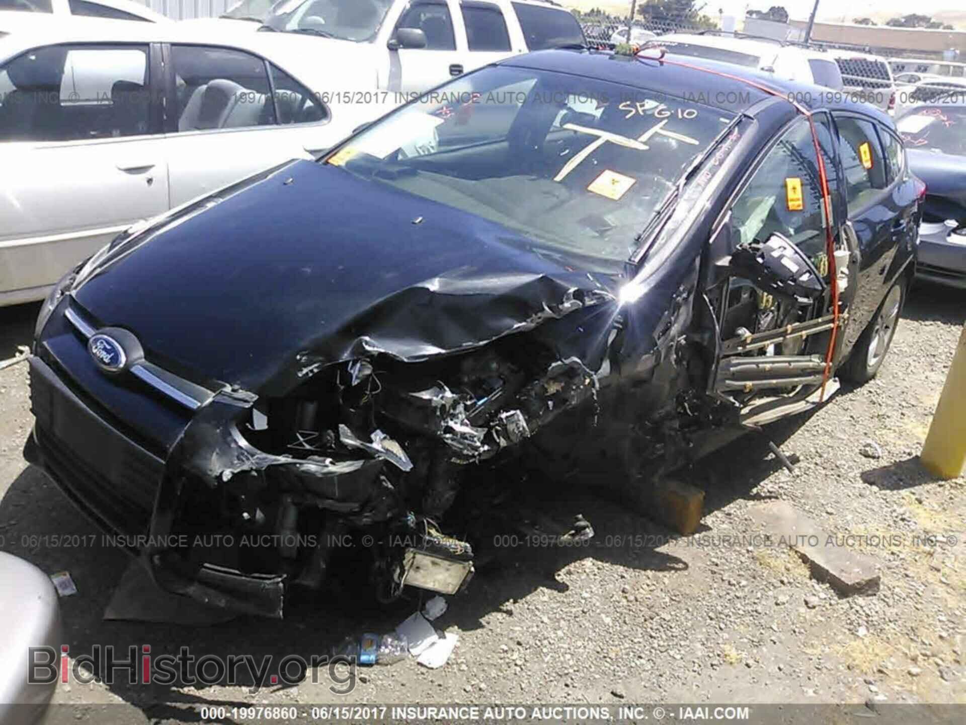 2014 Ford Focus - VIN: 1FADP3K28EL456028 - Фото 2