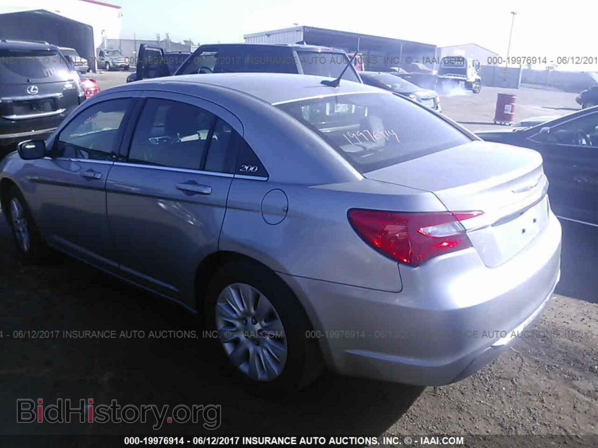 2013 Chrysler 200 - VIN: 1C3CCBAB1DN642014 - Photo 3
