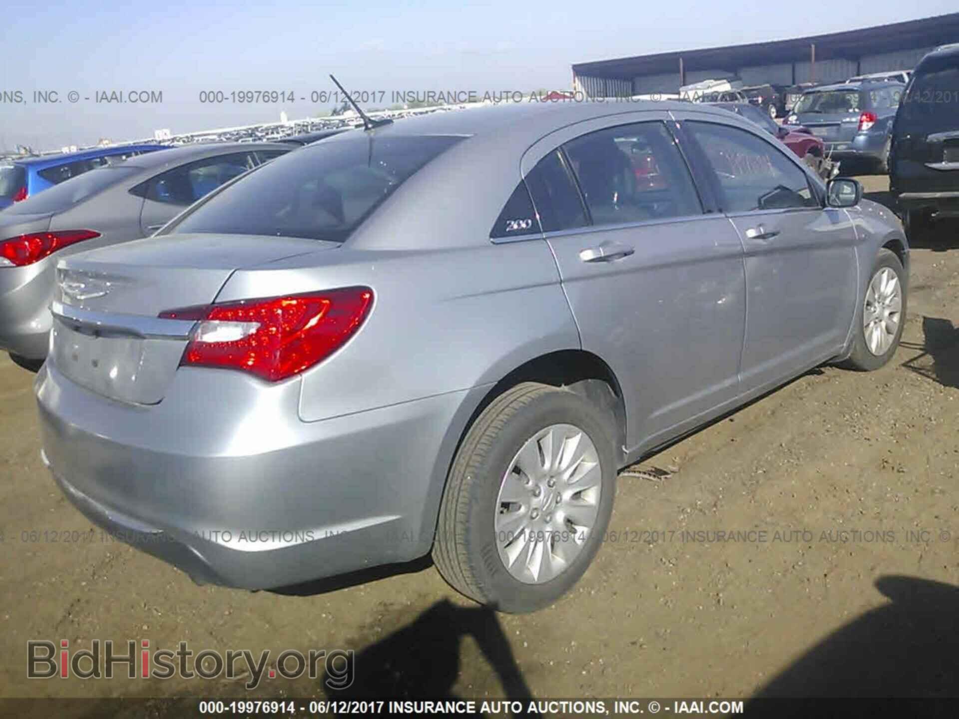 2013 Chrysler 200 - VIN: 1C3CCBAB1DN642014 - Photo 4