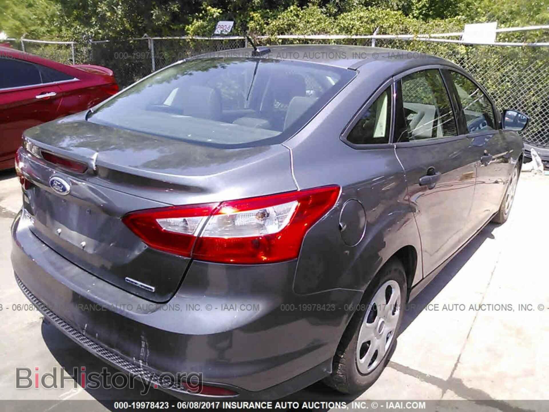 2013 Ford Focus - VIN: 1FADP3E22DL362110 - Photo 4