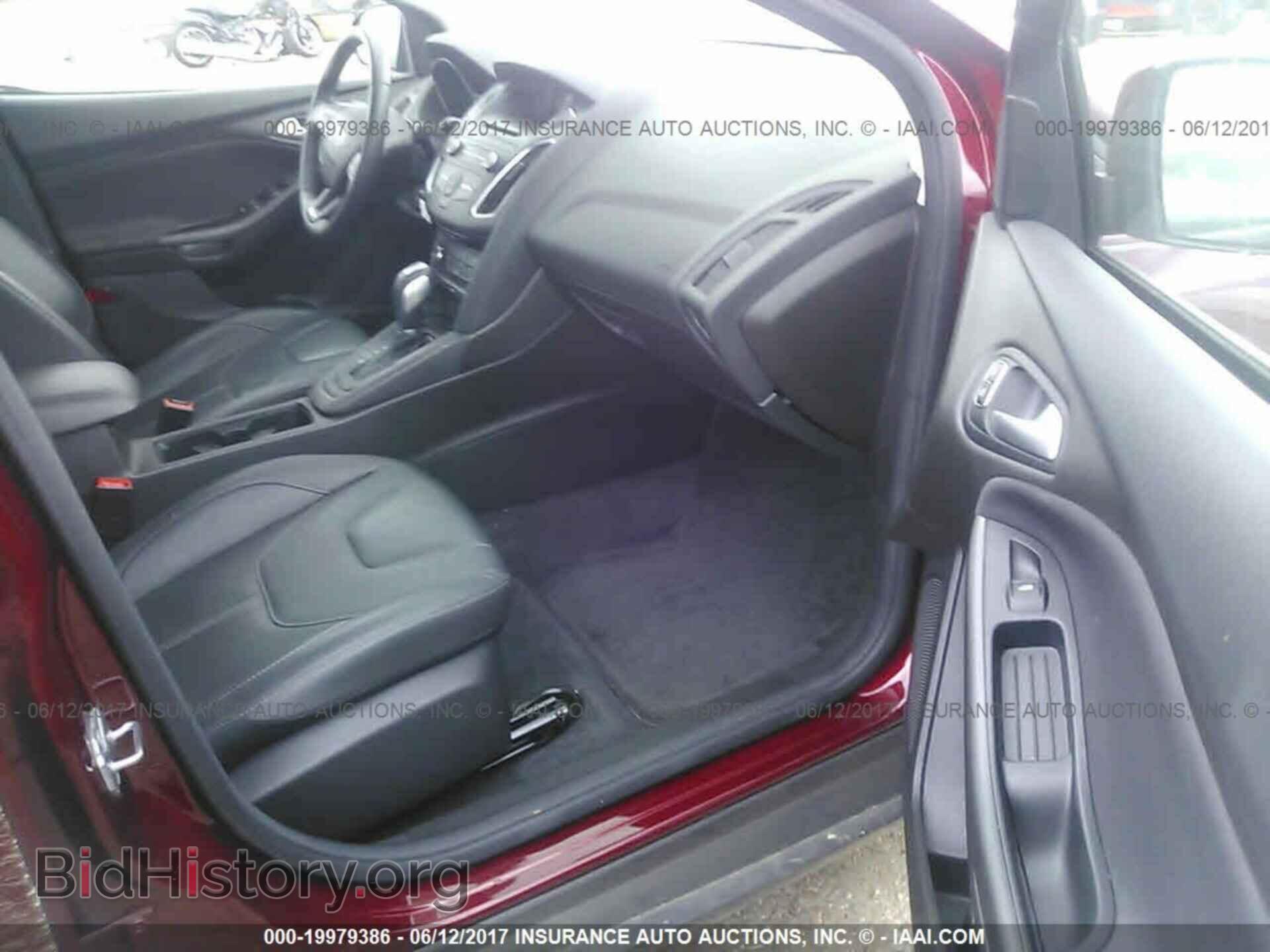 2016 Ford Focus - VIN: 1FADP3F25GL311901 - Photo 5