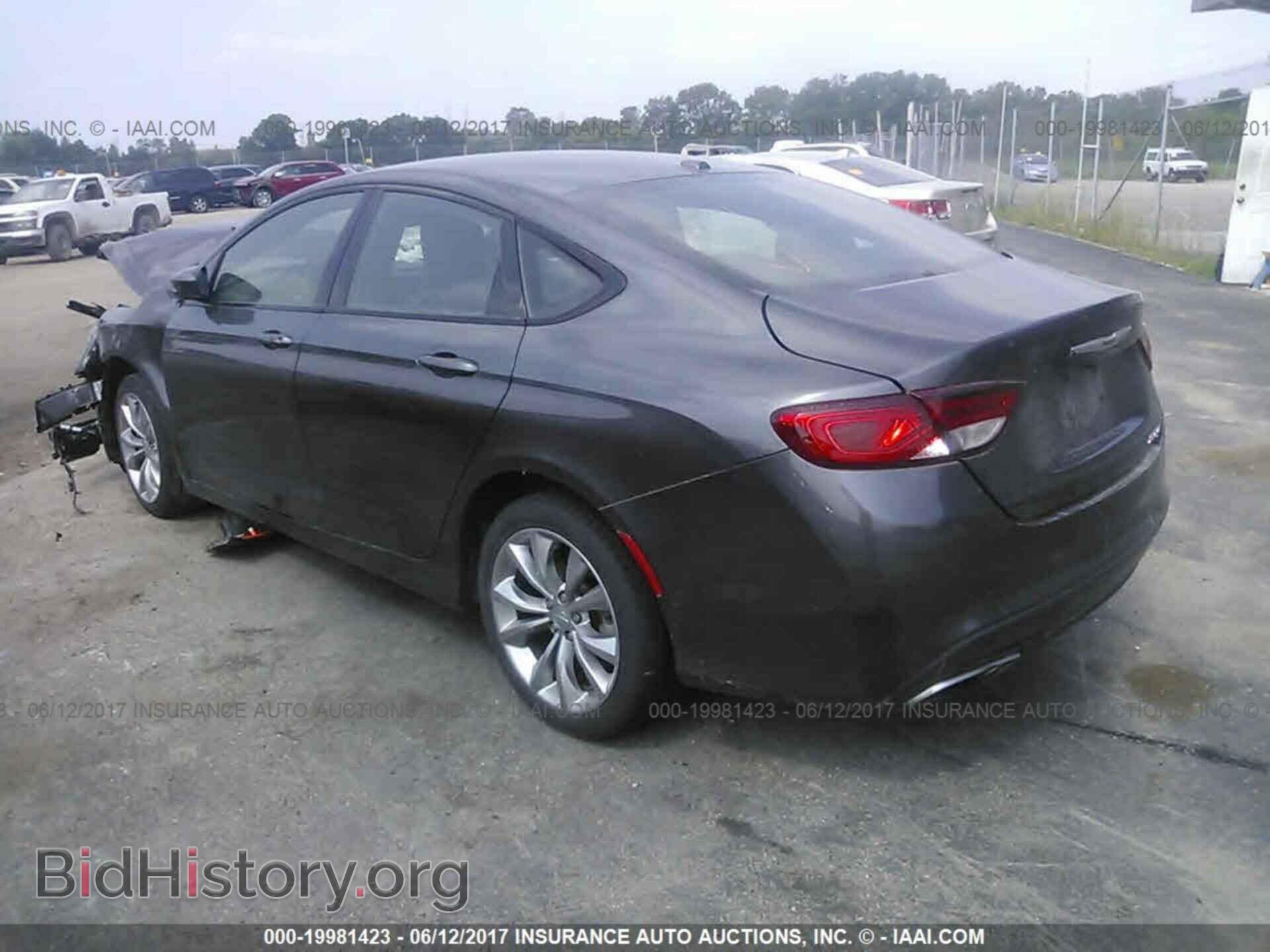 2015 Chrysler 200 - VIN: 1C3CCCBB5FN652567 - Photo 3