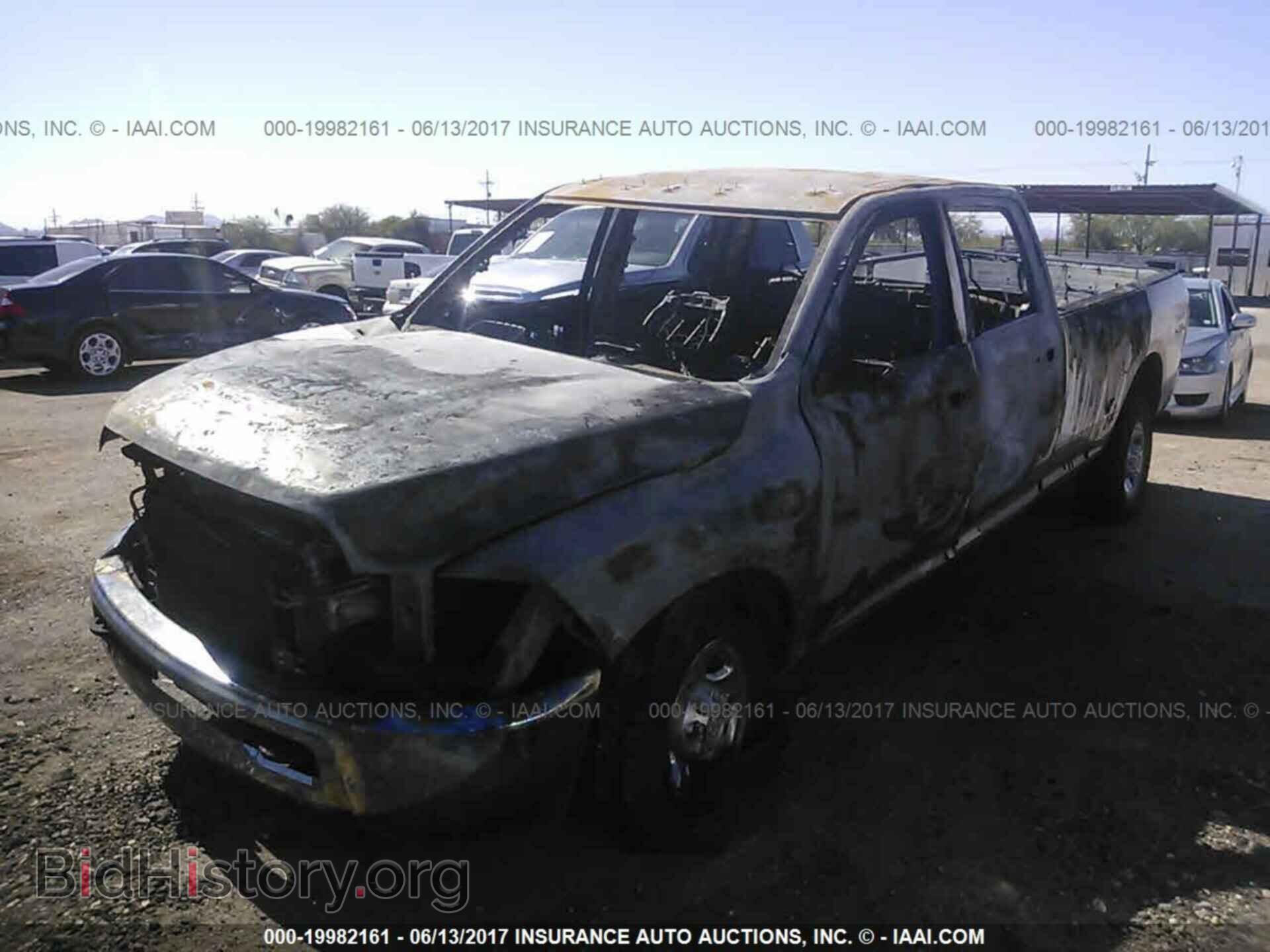 2011 Dodge Ram 3500 - VIN: 3D73Y3CL5BG622269 - Фото 2