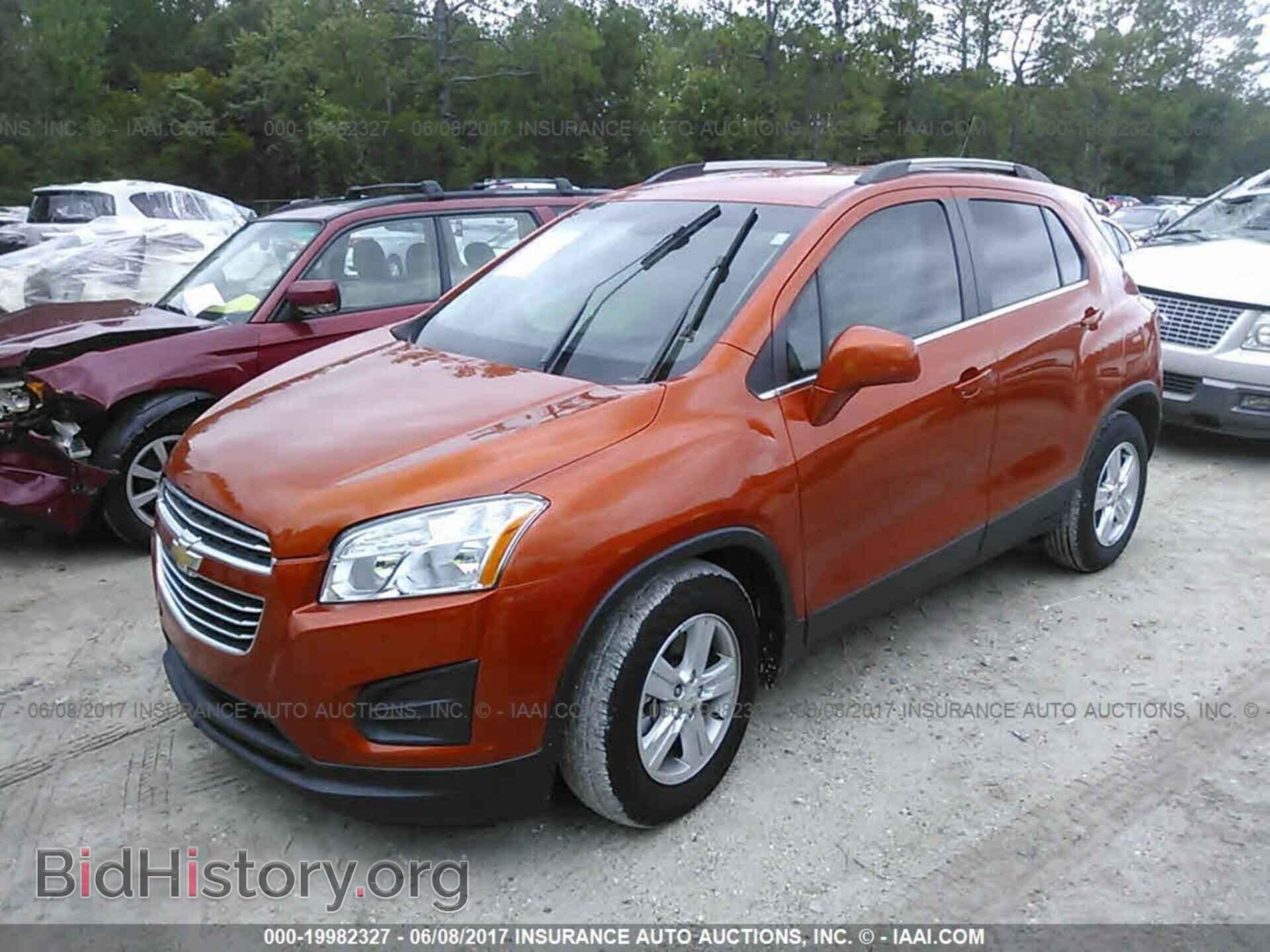 2016 Chevrolet Trax - VIN: KL7CJLSB2GB548152 - Photo 2