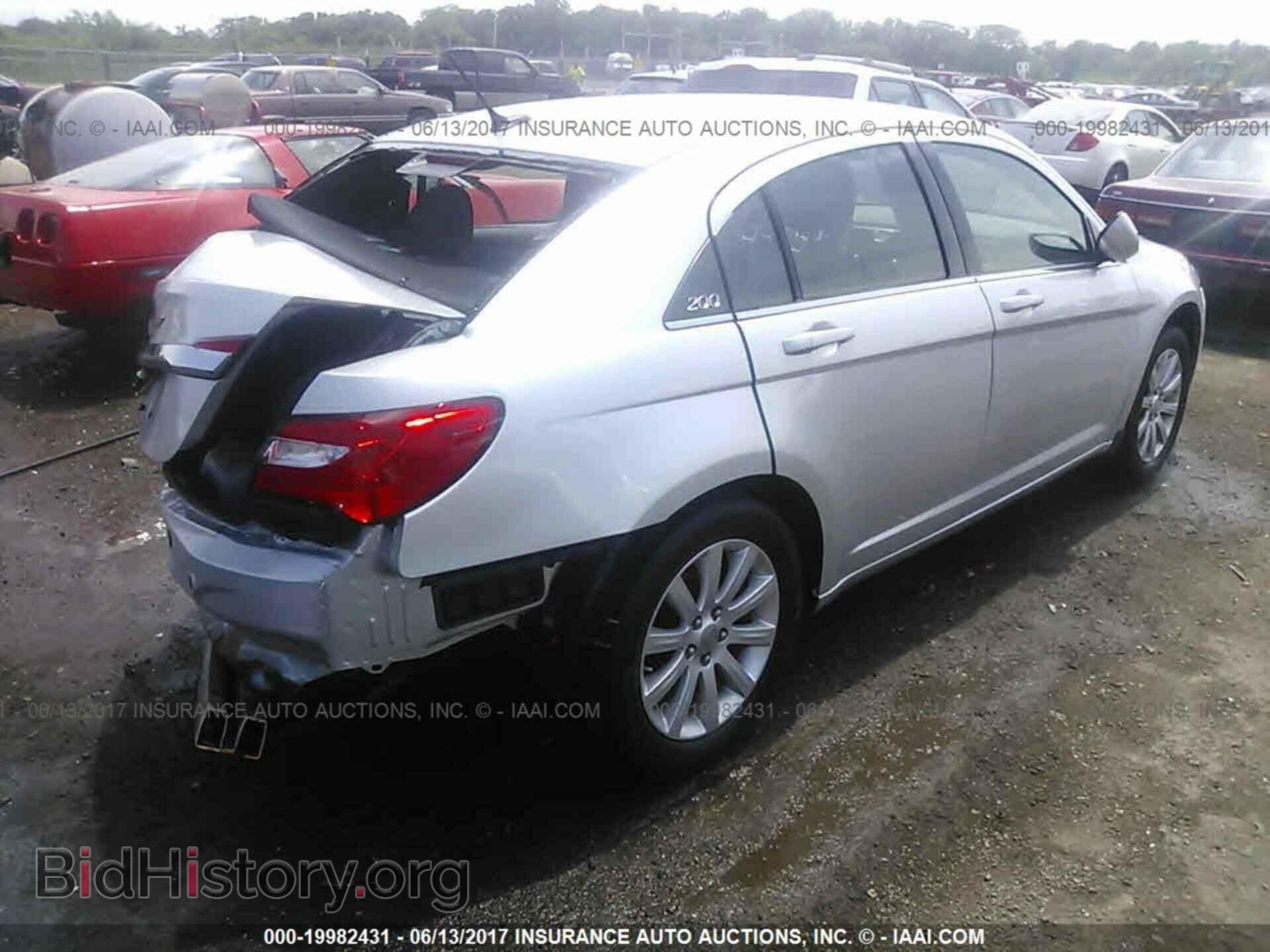 2012 Chrysler 200 - VIN: 1C3CCBBB1CN137832 - Фото 4