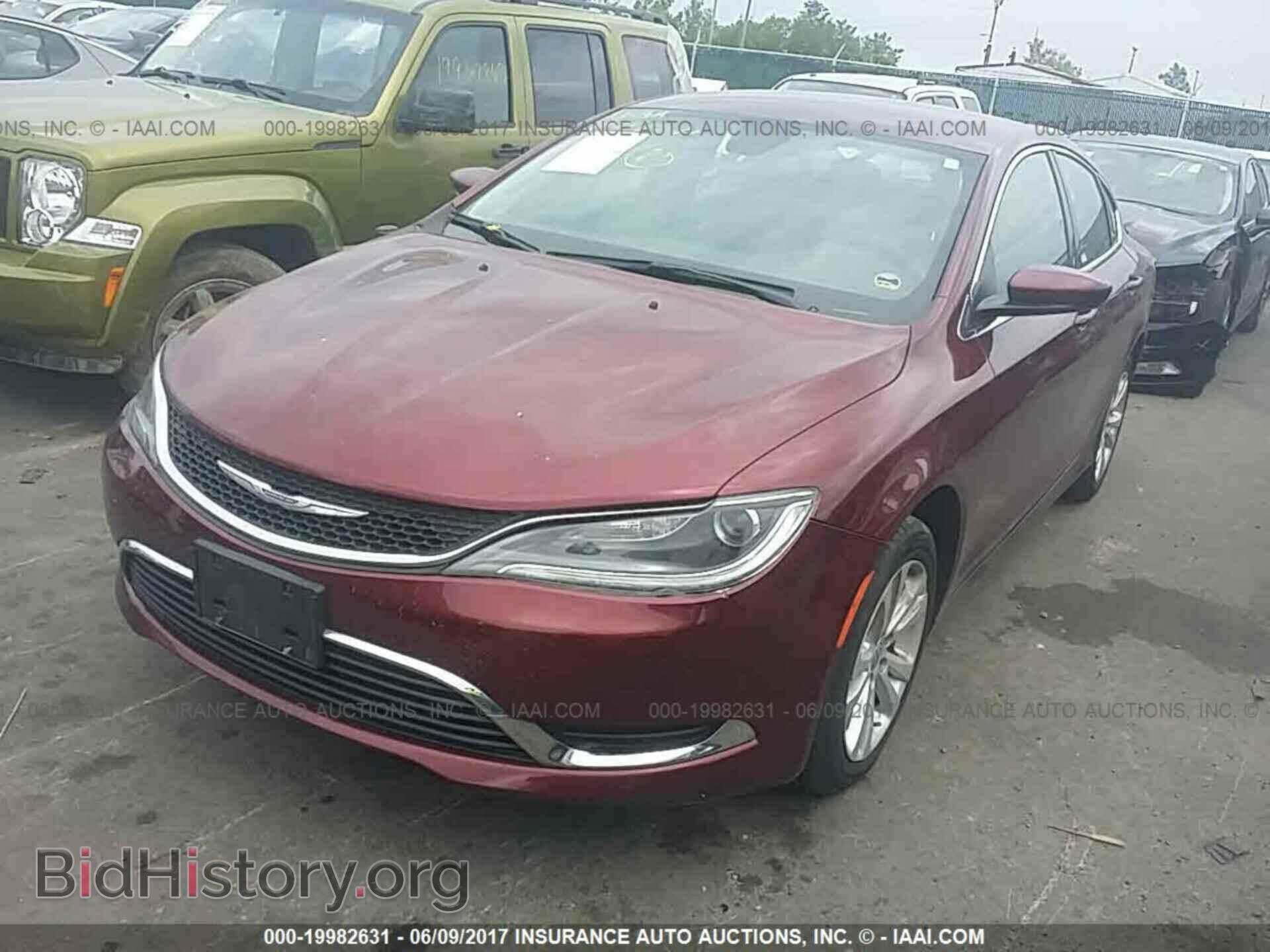 2016 Chrysler 200 - VIN: 1C3CCCAB0GN167675 - Photo 2