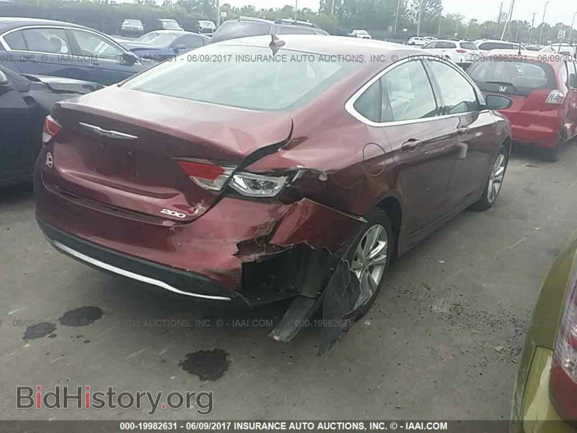 2016 Chrysler 200 - VIN: 1C3CCCAB0GN167675 - Photo 4