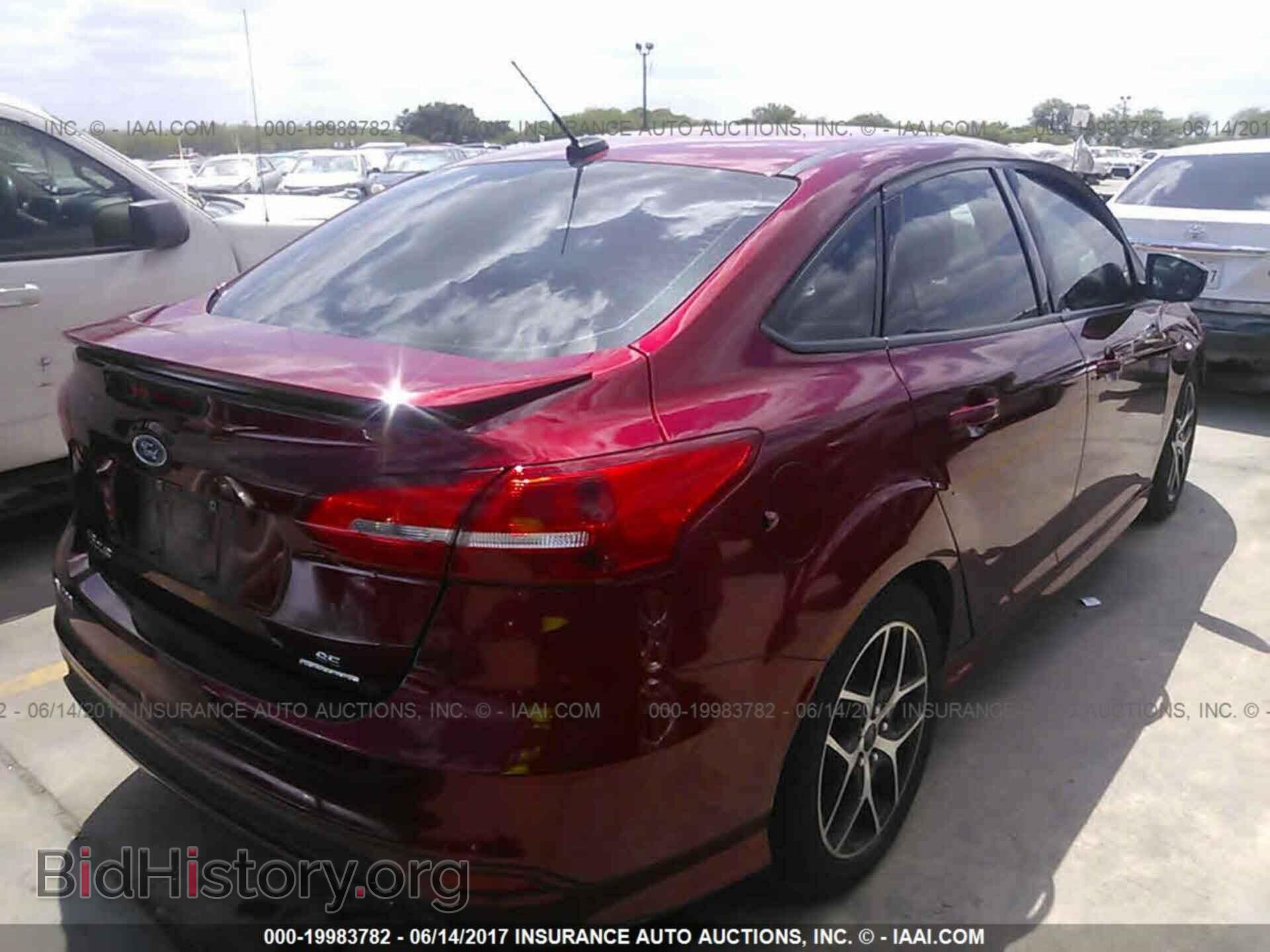 2015 Ford Focus - VIN: 1FADP3F21FL261075 - Фото 4