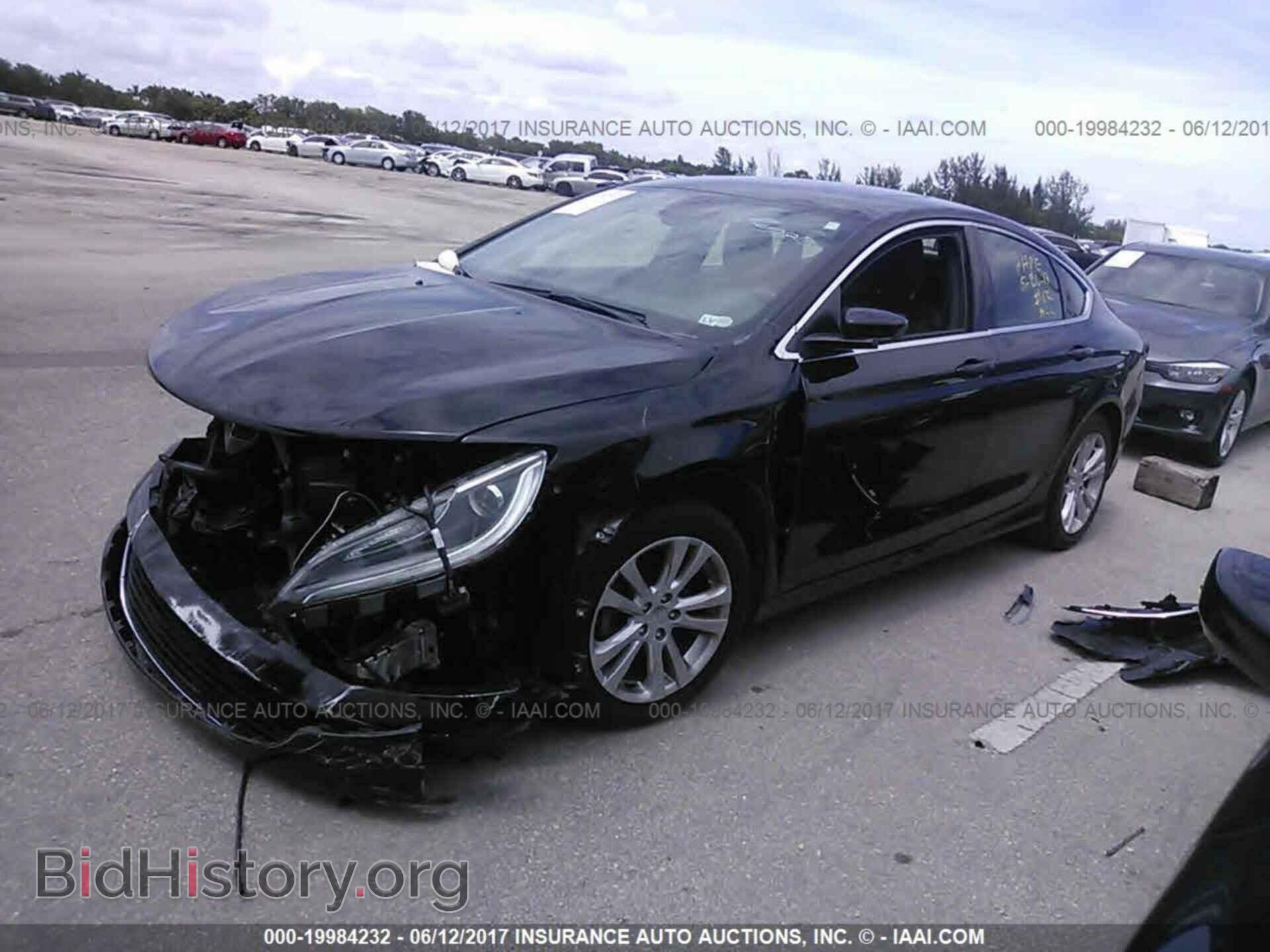 2016 Chrysler 200 - VIN: 1C3CCCAB0GN125782 - Photo 2