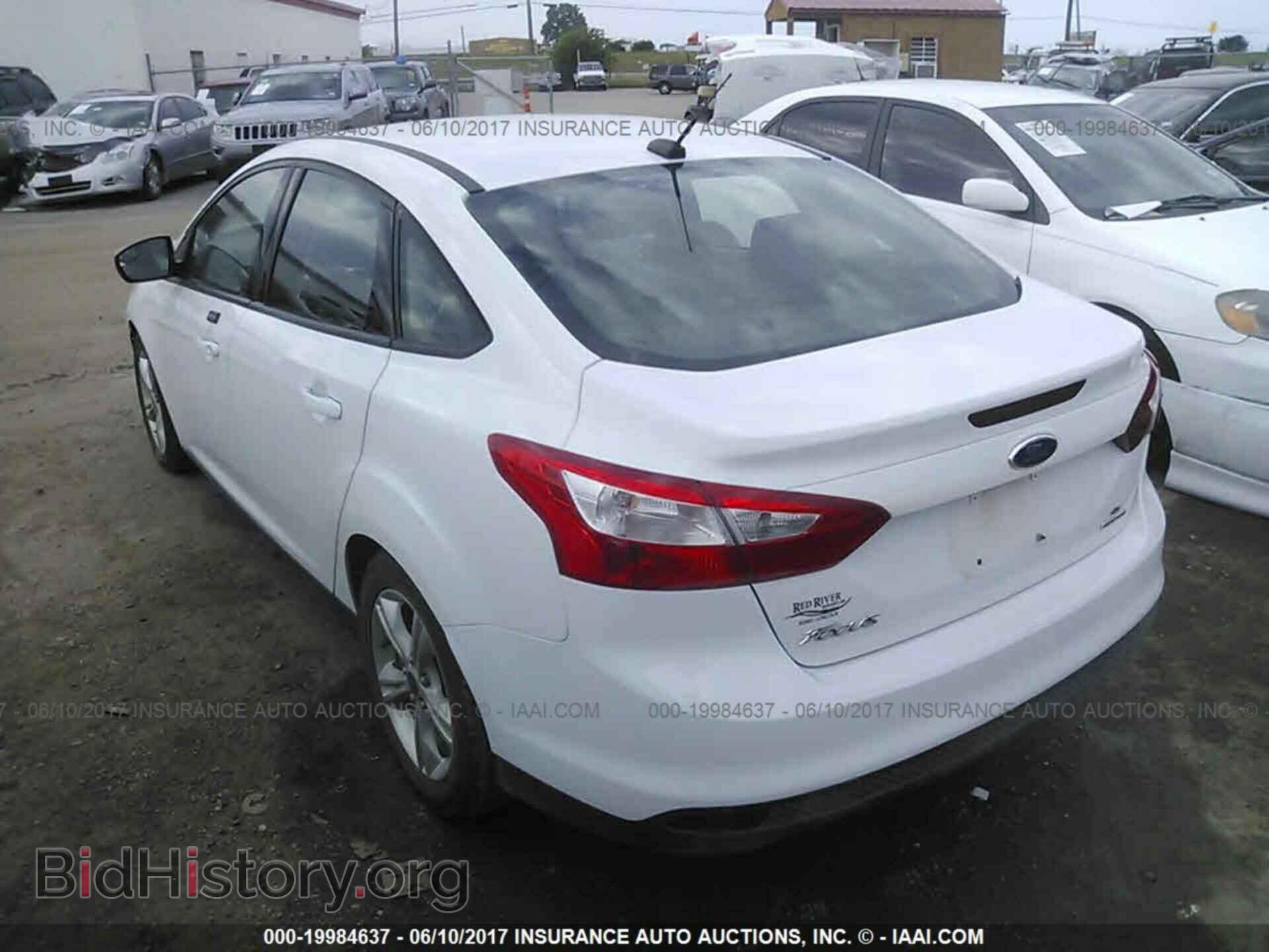 2014 Ford Focus - VIN: 1FADP3F28EL281192 - Photo 3