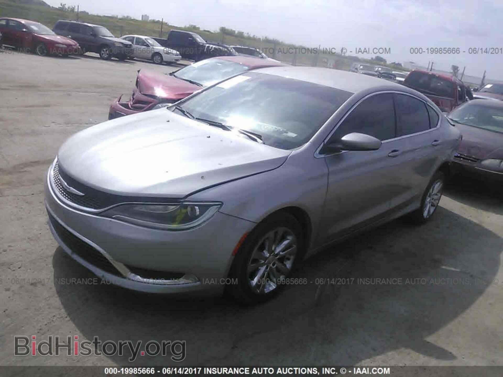 2015 Chrysler 200 - VIN: 1C3CCCAB5FN663621 - Photo 2