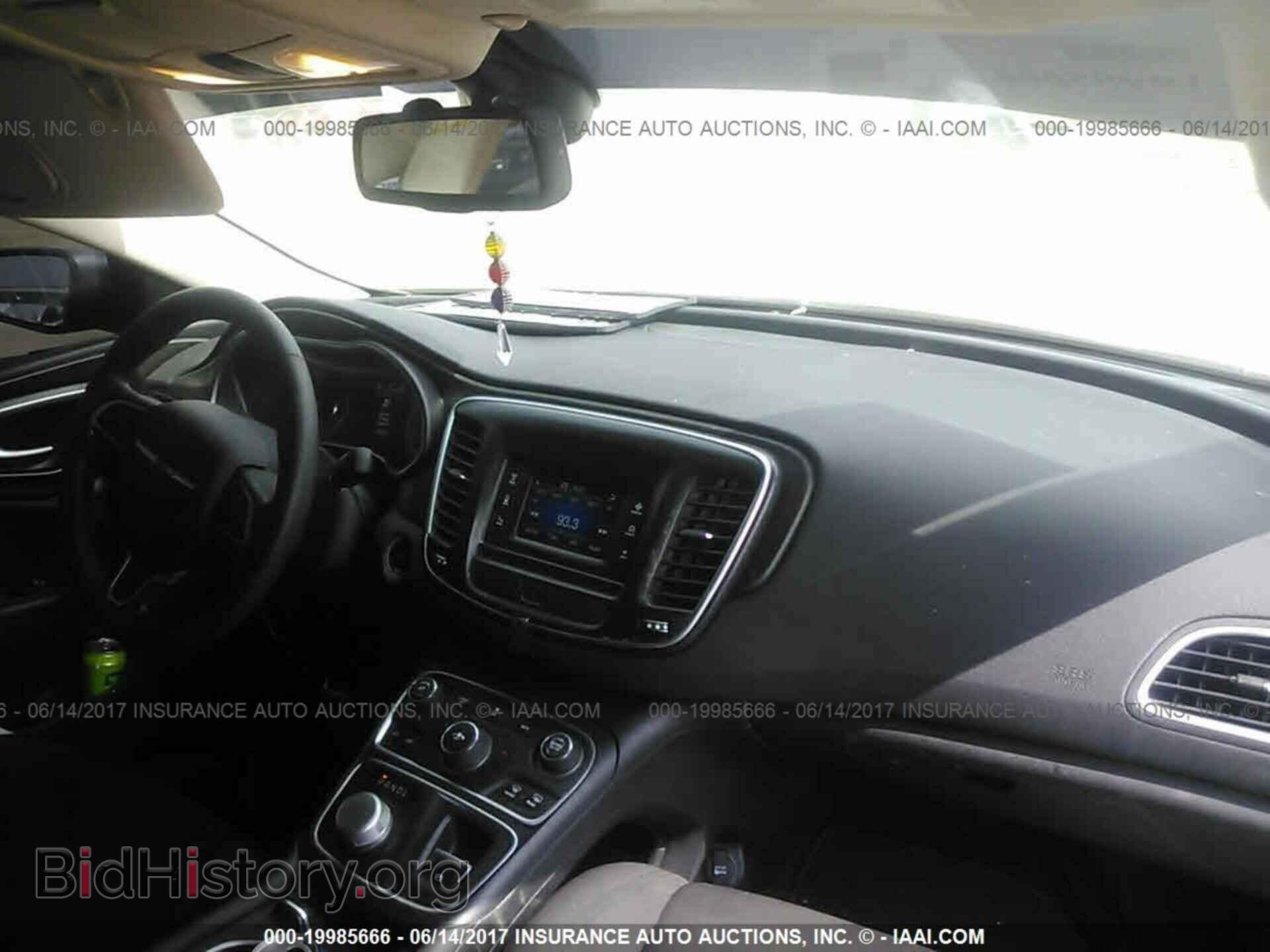 2015 Chrysler 200 - VIN: 1C3CCCAB5FN663621 - Photo 5