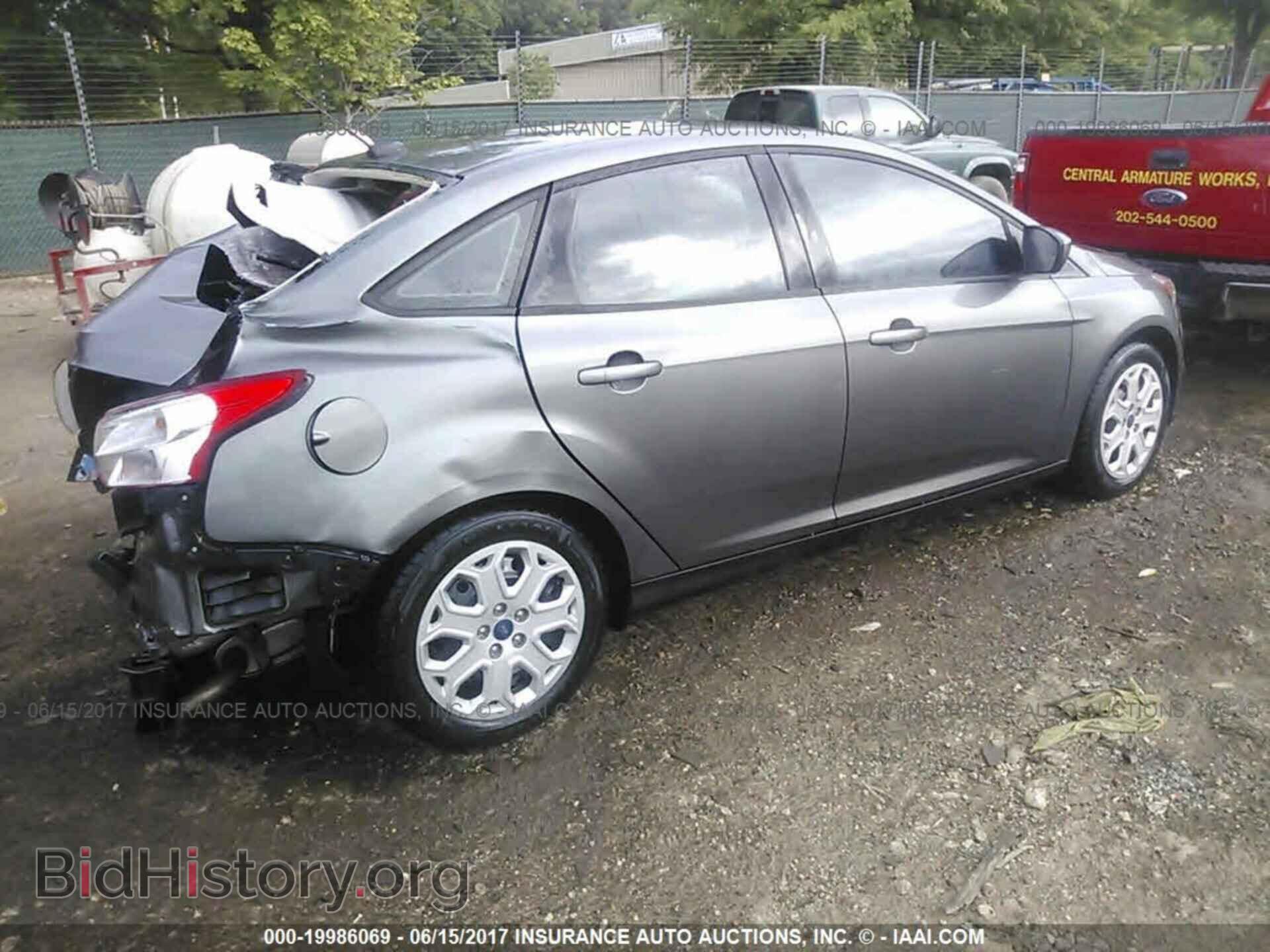 2012 Ford Focus - VIN: 1FAHP3F26CL367681 - Photo 4
