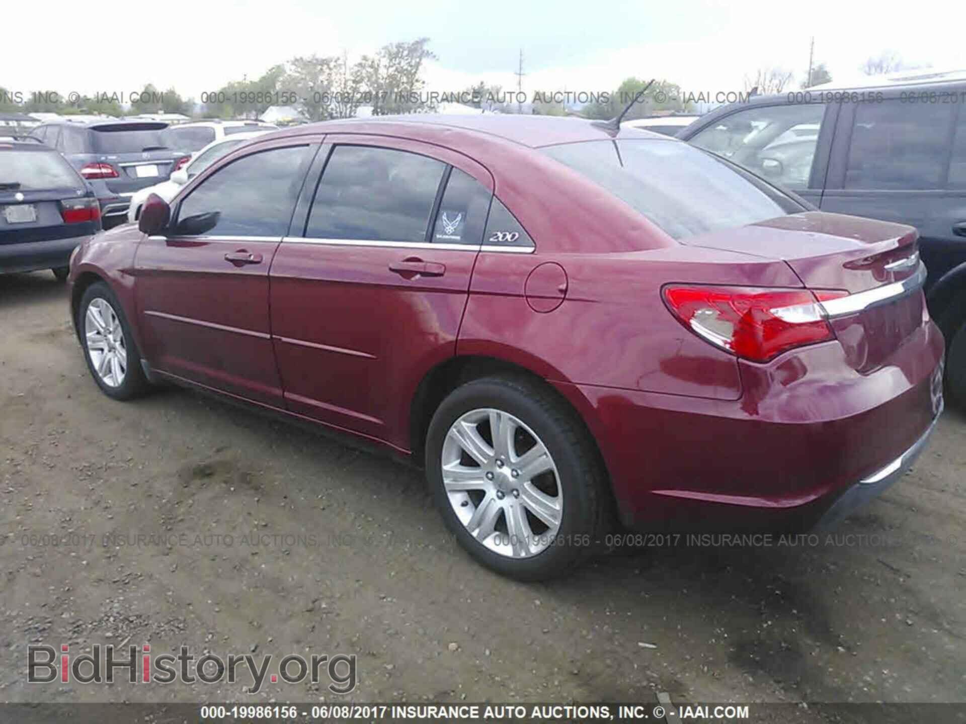 2013 Chrysler 200 - VIN: 1C3CCBBB9DN714723 - Фото 3
