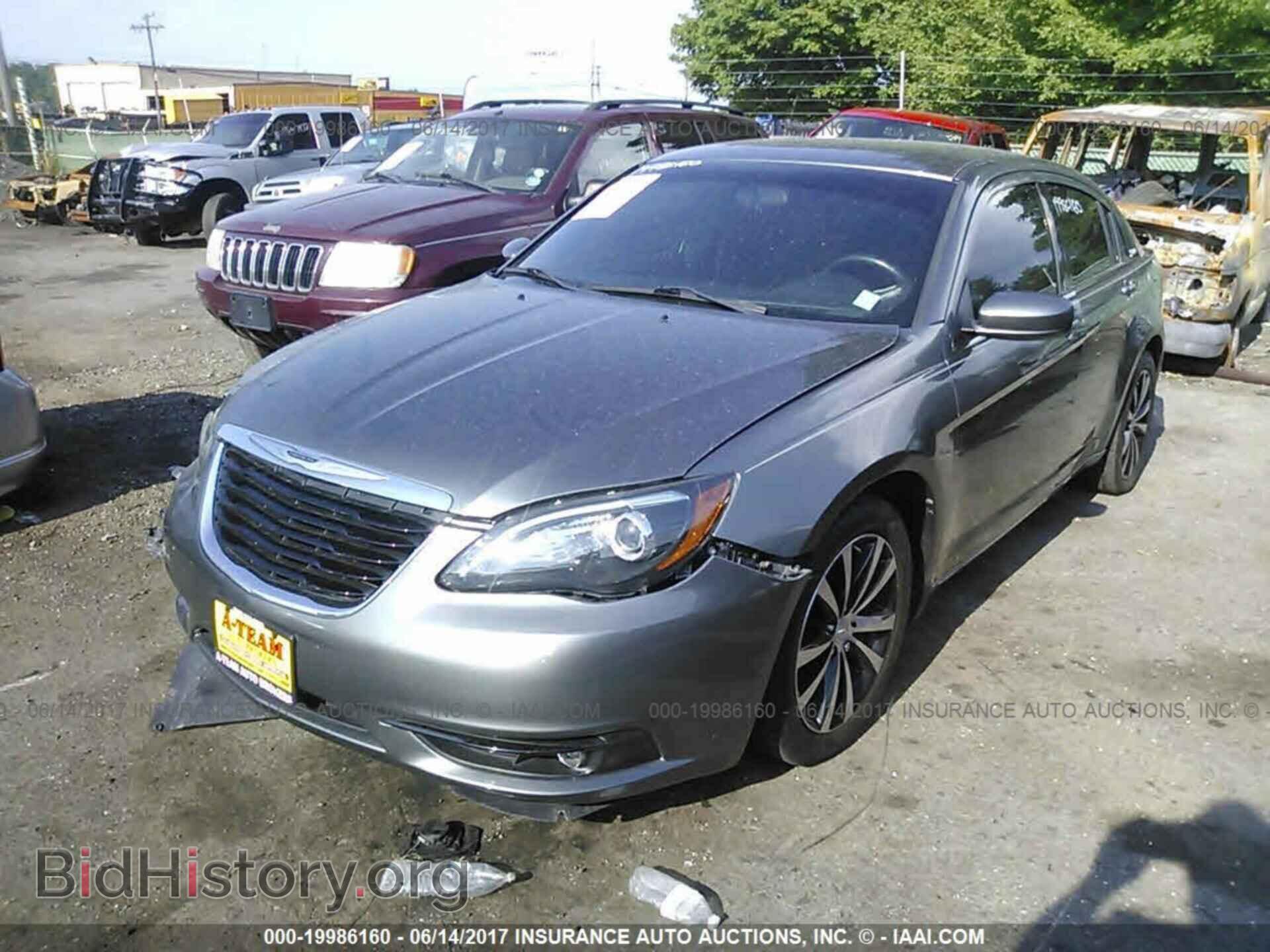 2013 Chrysler 200 - VIN: 1C3CCBBG4DN716620 - Photo 2