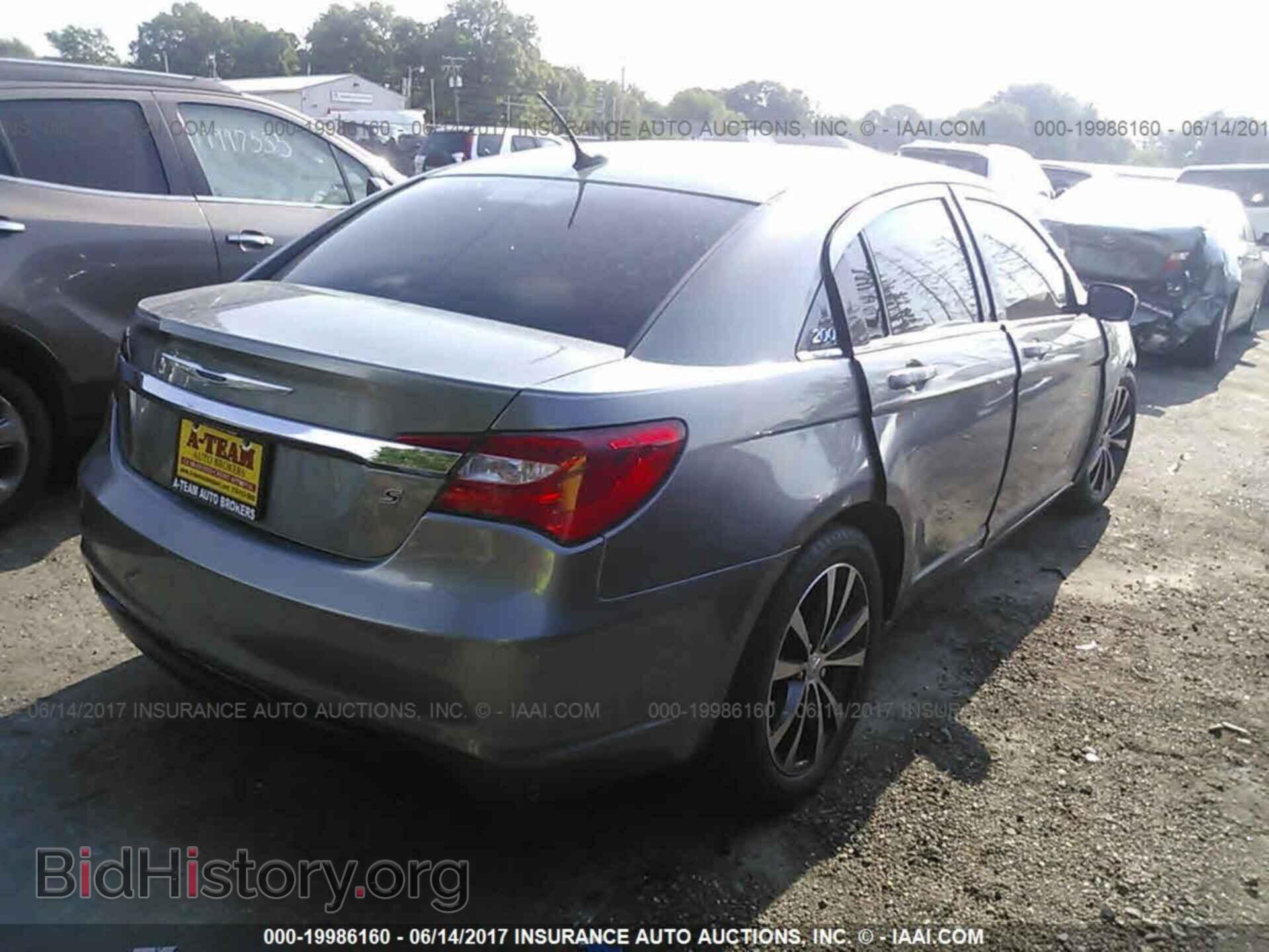 2013 Chrysler 200 - VIN: 1C3CCBBG4DN716620 - Photo 4
