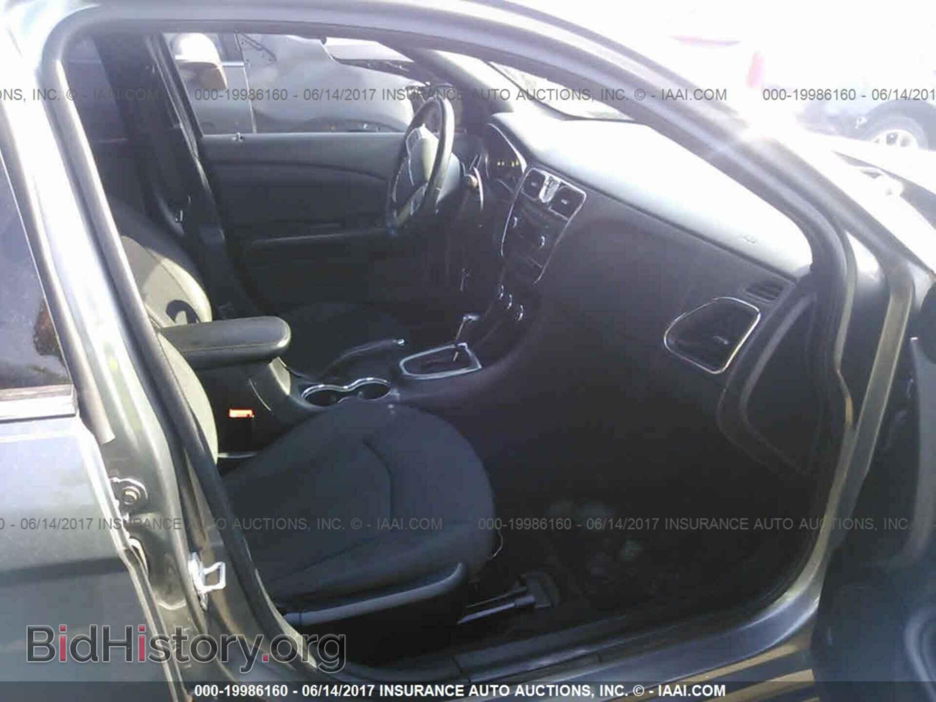 2013 Chrysler 200 - VIN: 1C3CCBBG4DN716620 - Photo 5