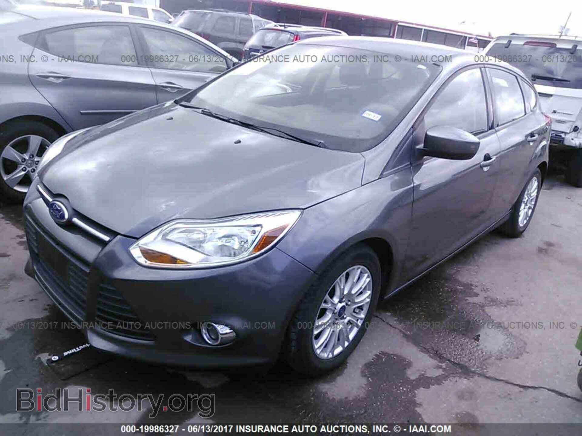 2012 Ford Focus - VIN: 1FAHP3K20CL373076 - Photo 2