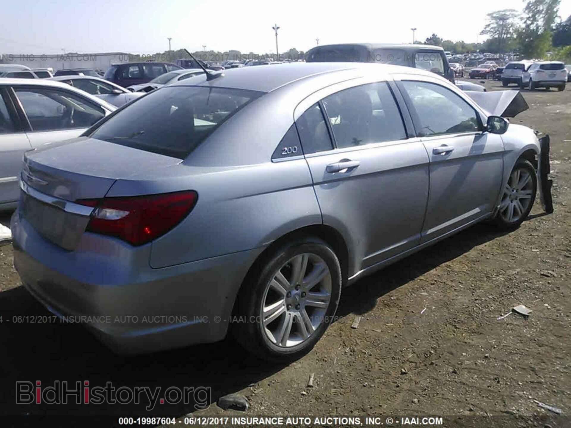 2013 Chrysler 200 - VIN: 1C3CCBBB7DN743492 - Фото 4