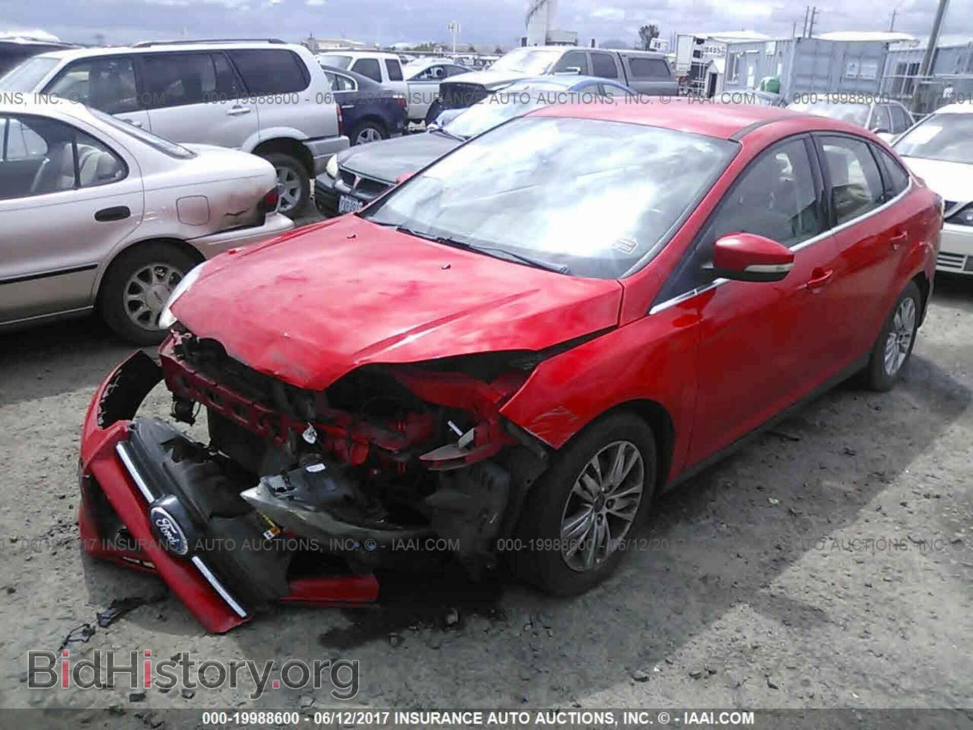2012 Ford Focus - VIN: 1FAHP3H28CL169200 - Photo 2