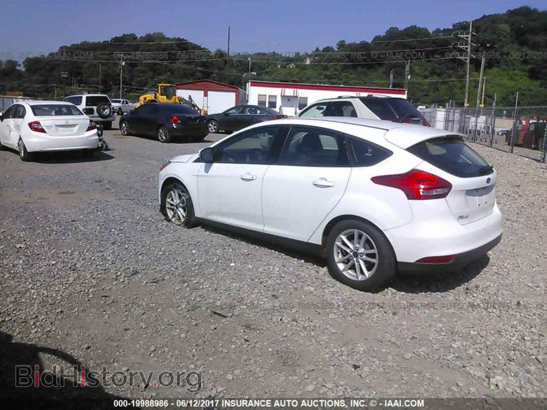 2015 Ford Focus - VIN: 1FADP3K21FL275967 - Фото 3