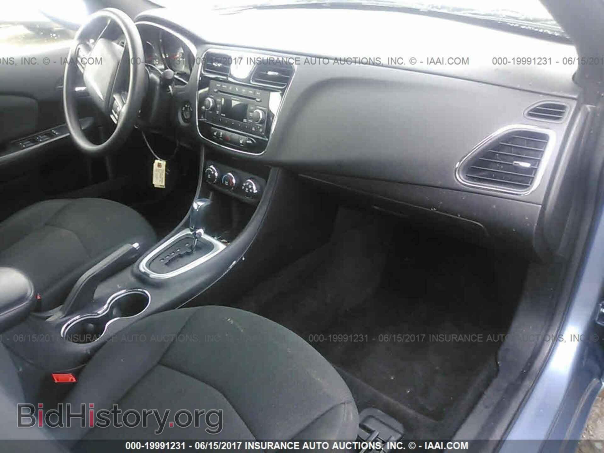 2011 Chrysler 200 - VIN: 1C3BC4FB9BN566720 - Photo 5