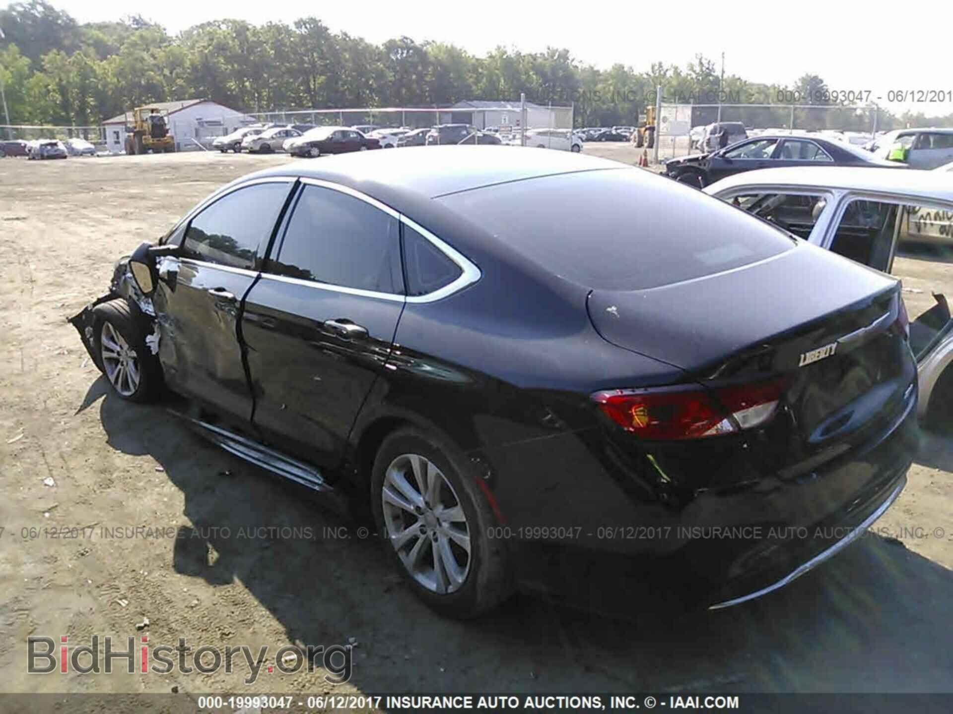 2015 Chrysler 200 - VIN: 1C3CCCAB7FN575332 - Фото 3