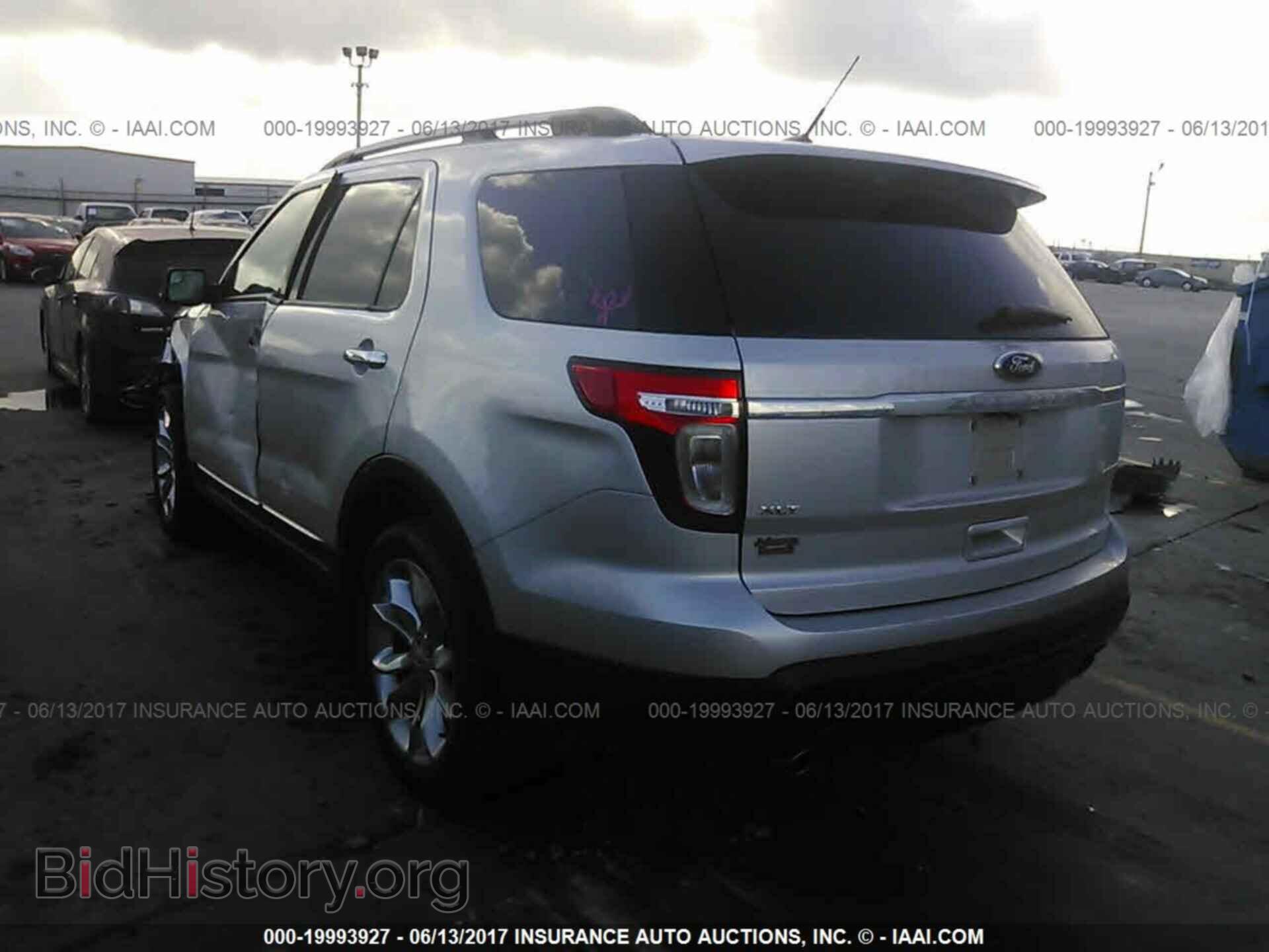 2014 Ford Explorer - VIN: 1FM5K7D8XEGB17863 - Photo 3