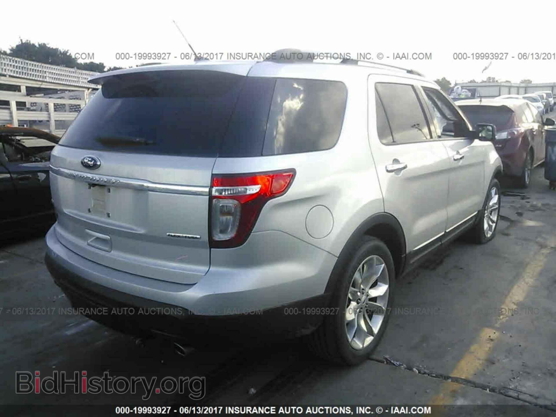 2014 Ford Explorer - VIN: 1FM5K7D8XEGB17863 - Photo 4