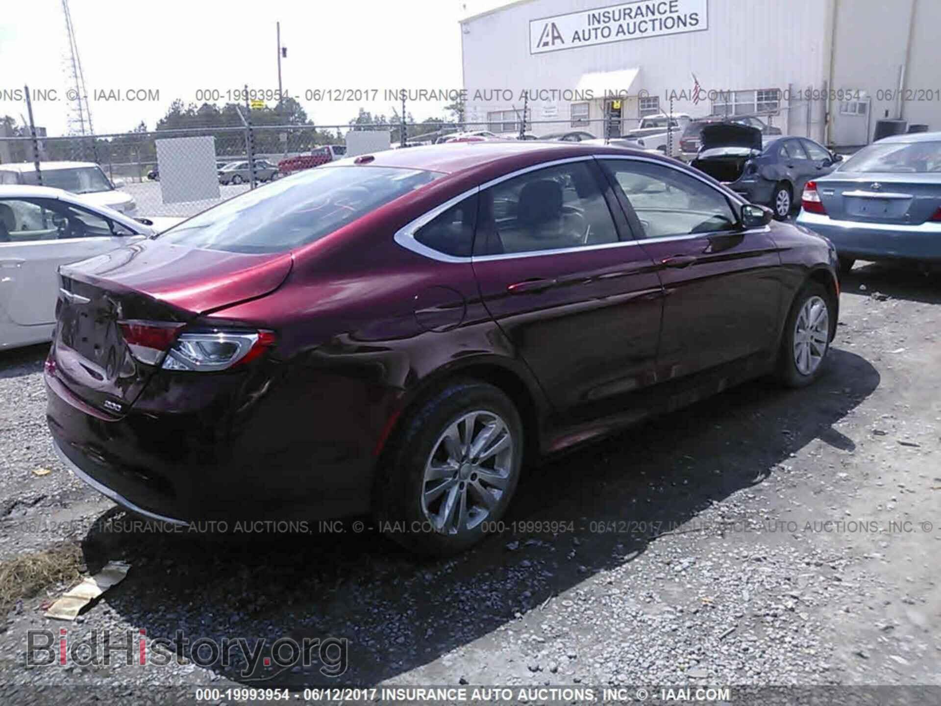 2015 Chrysler 200 - VIN: 1C3CCCAB0FN714846 - Photo 4