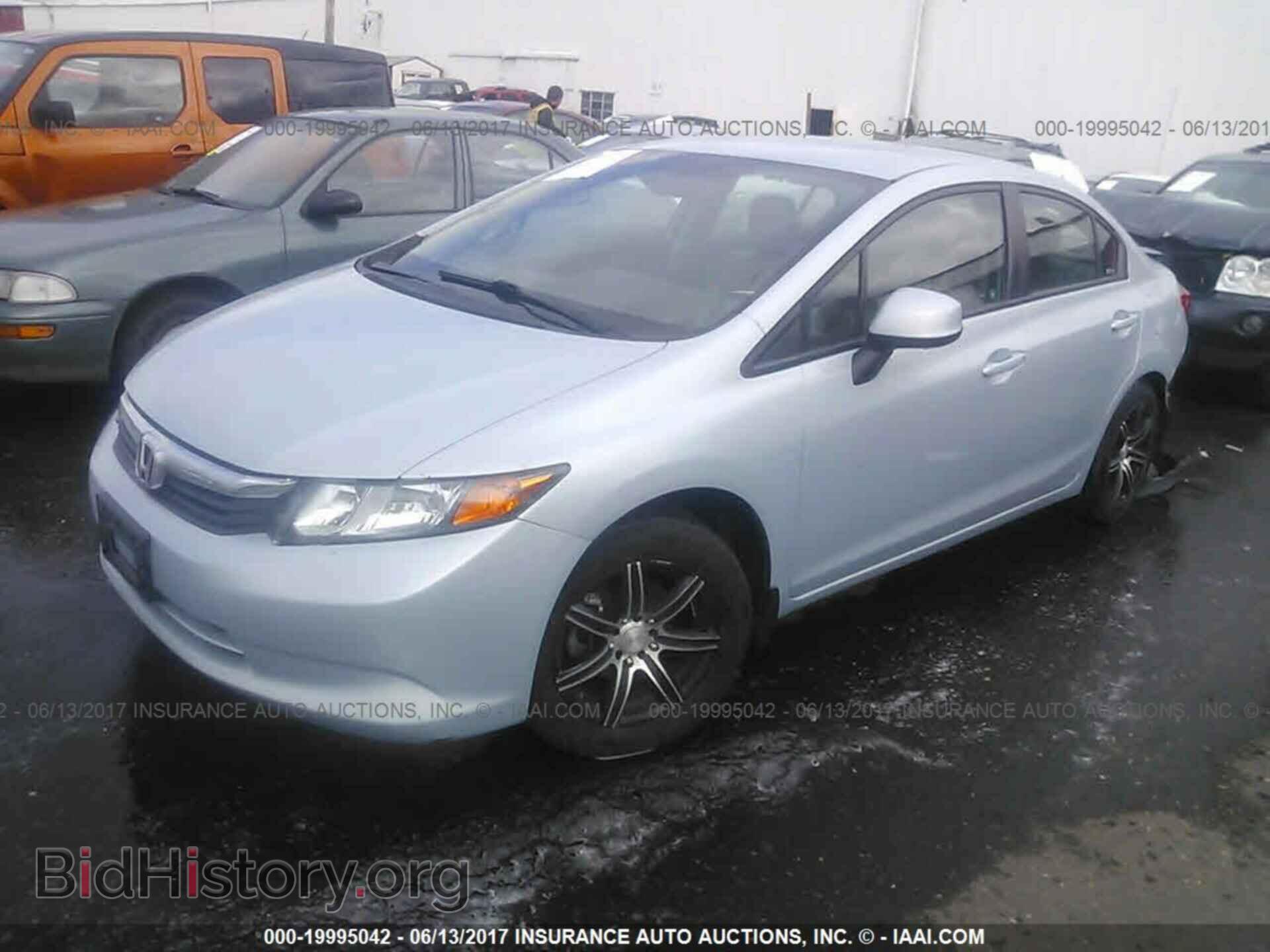 2012 Honda Civic - VIN: 2HGFB2F55CH518691 - Фото 2